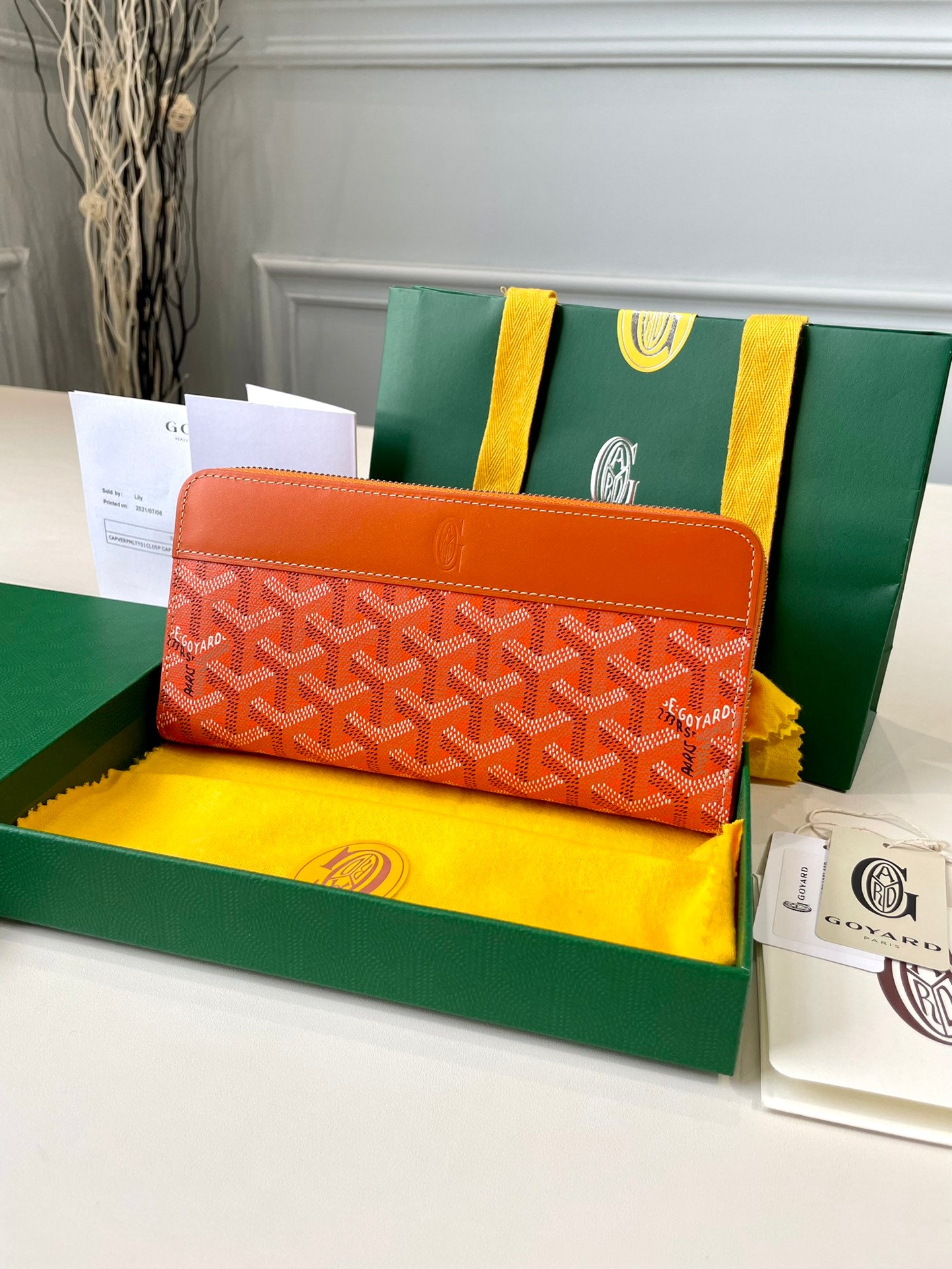 Gogy Classic Orange Chevron Pattern Leather Zipper Long Wallet