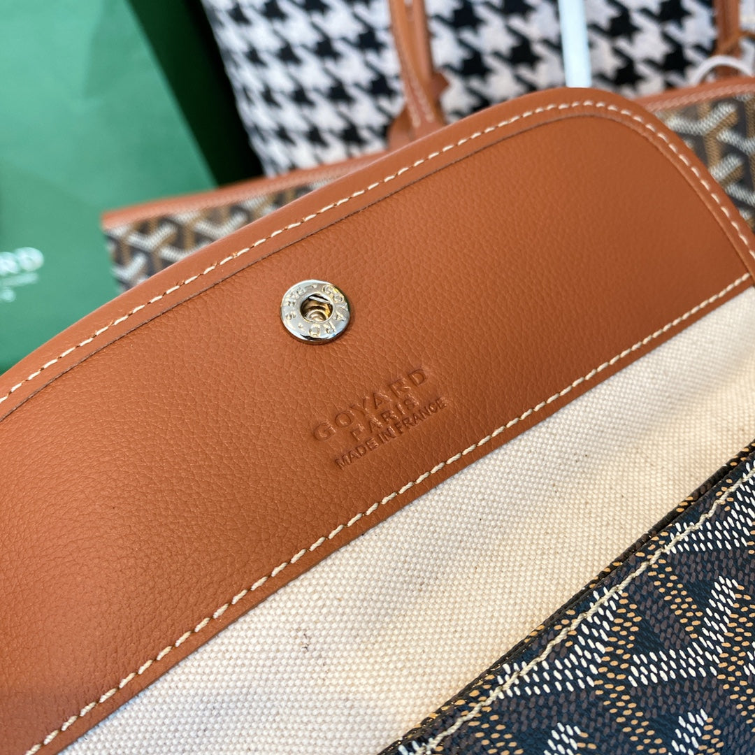 Gogy Classic Chevron Pattern Tote Bag with Brown Leather Handles