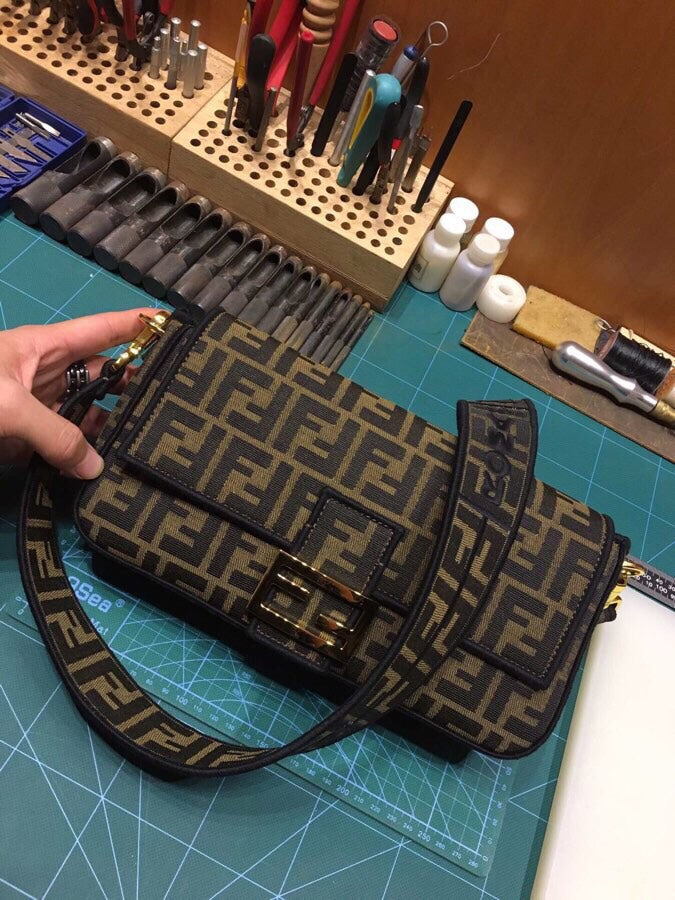 Fendi Baguette FF Zucca Canvas Shoulder Bag - Brown/Black