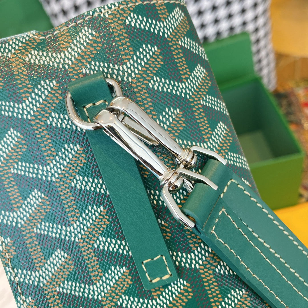 Gogy Luxury Green Chevron Print Leather Belt with Dust Bag and Box