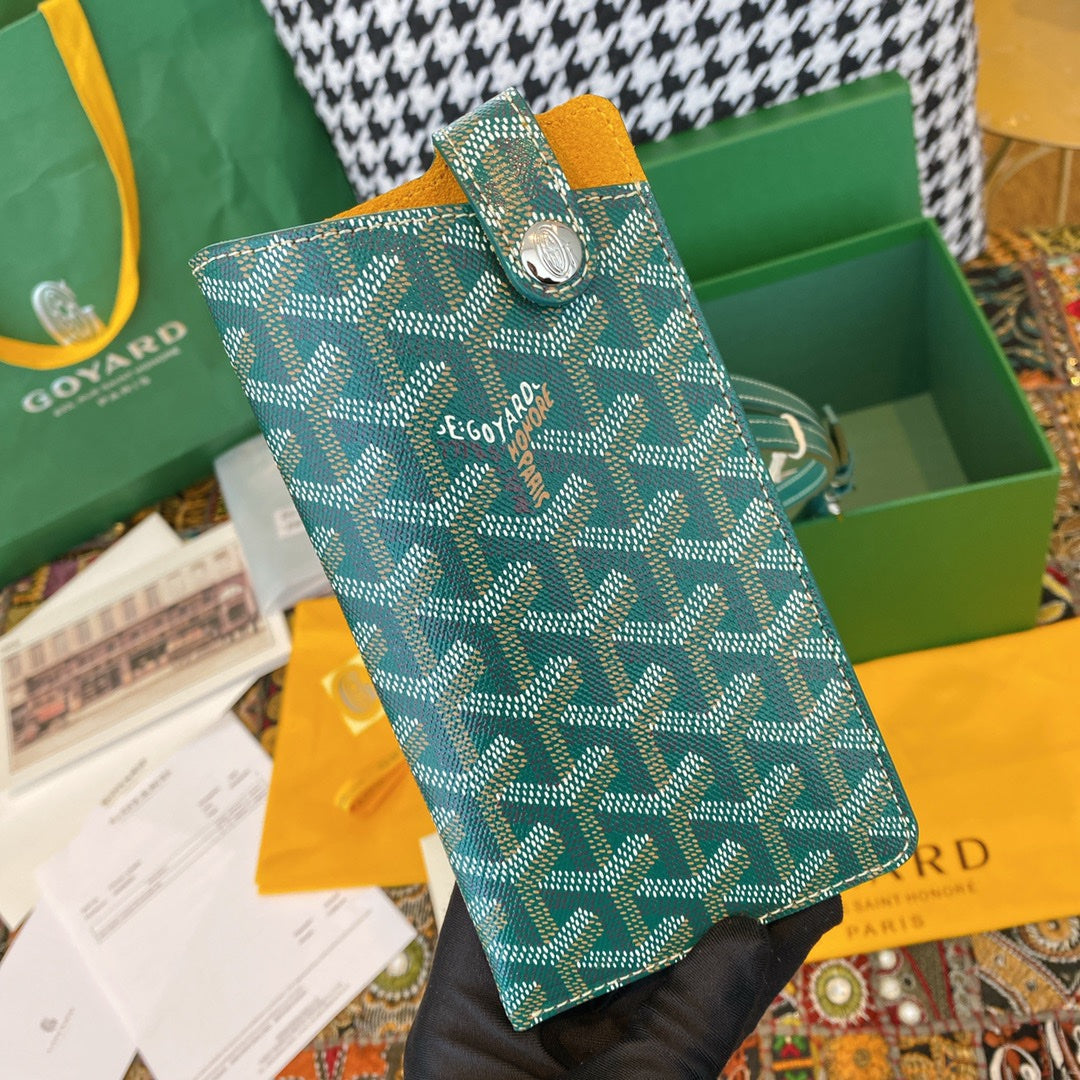 Gogy Luxury Green Chevron Print Leather Belt with Dust Bag and Box
