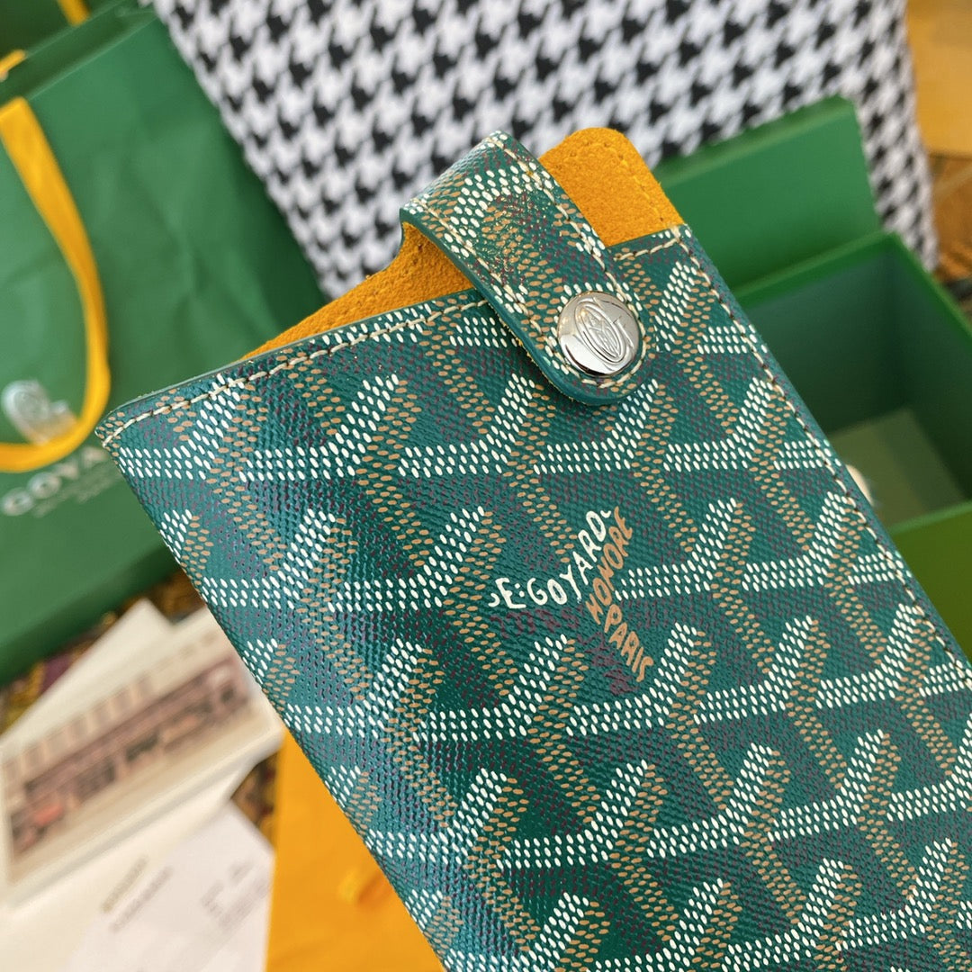 Gogy Luxury Green Chevron Print Leather Belt with Dust Bag and Box
