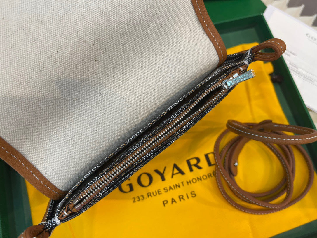 Gogy Classic Chevron Print Crossbody Clutch with Detachable Strap