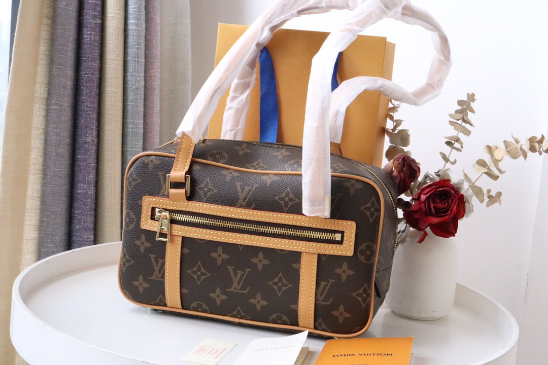 Louis Vuitton Monogram Canvas Cite Shoulder Bag