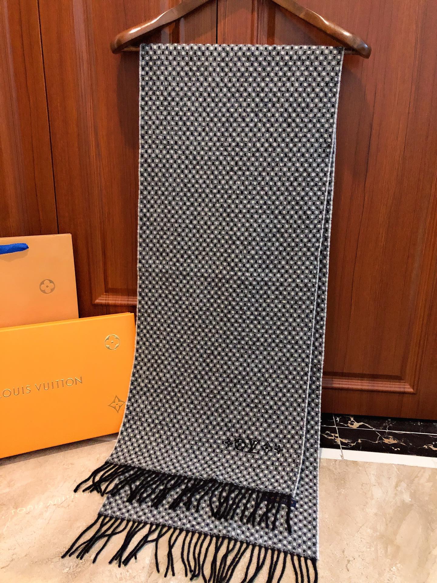 Men's Checkerboard Pattern Knit Scarf with Fringes - Black and Grey Winter Neckwear