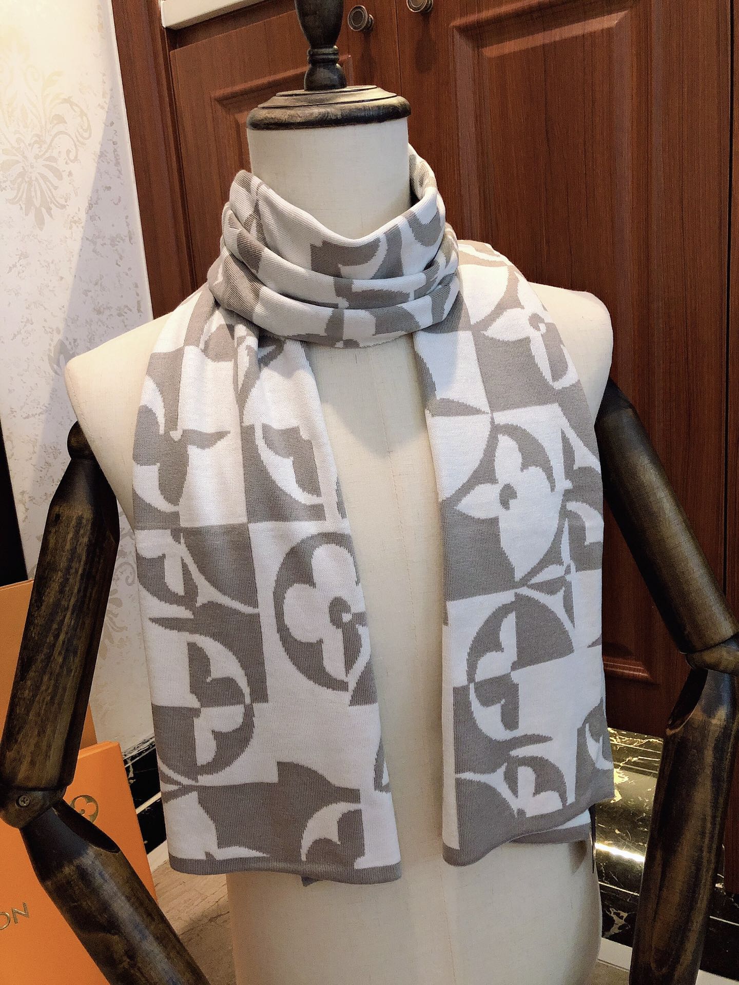 Luxury Monogram Pattern Designer Scarf, White and Grey Soft Winter Wrap for Men and Women