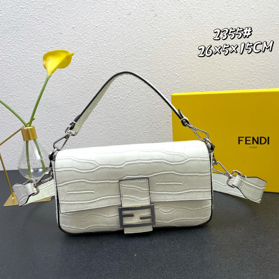 Fendi Baguette White Textured Leather Shoulder Bag - 26x5x15cm