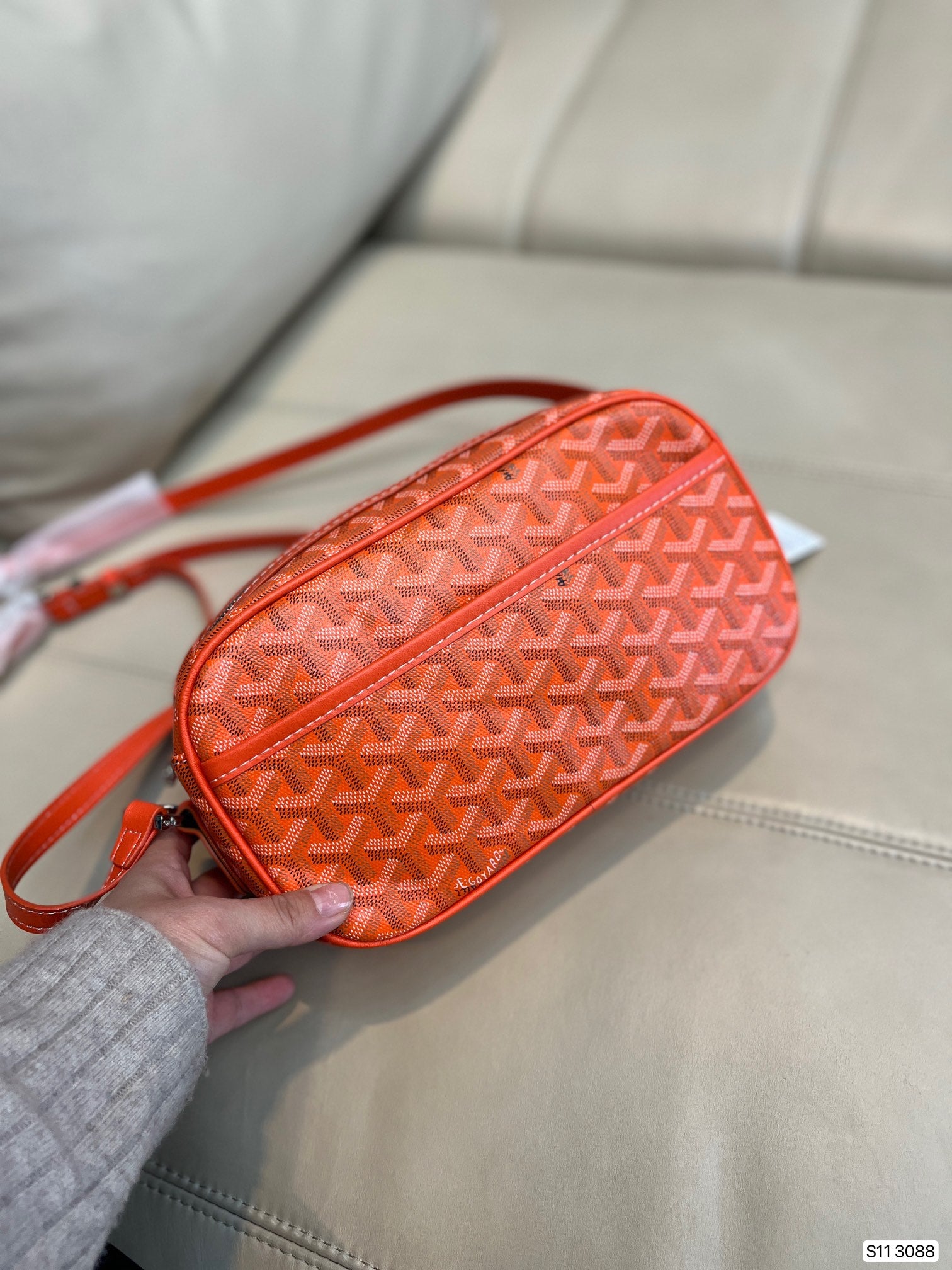 Gogy Classic Chevron Pattern Leather Camera Crossbody Bag with Shoulder Strap