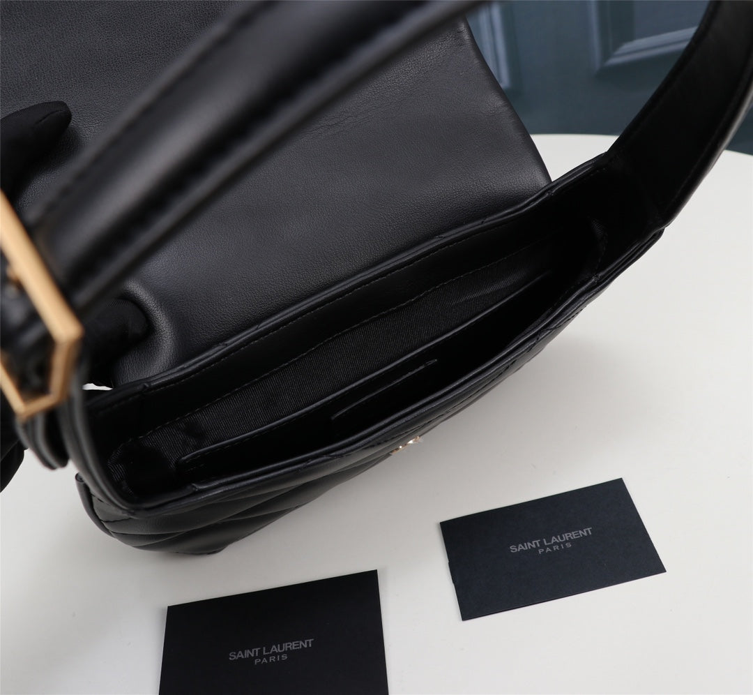 Saint Laurent Le 5 À 7 Large Quilted Leather Shoulder Bag in Black