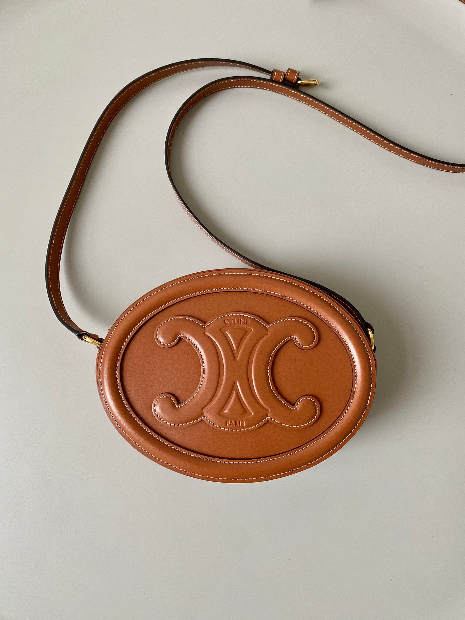 Celine Oval Bag Cuir Triomphe in Tan Smooth Calfskin Crossbody Purse