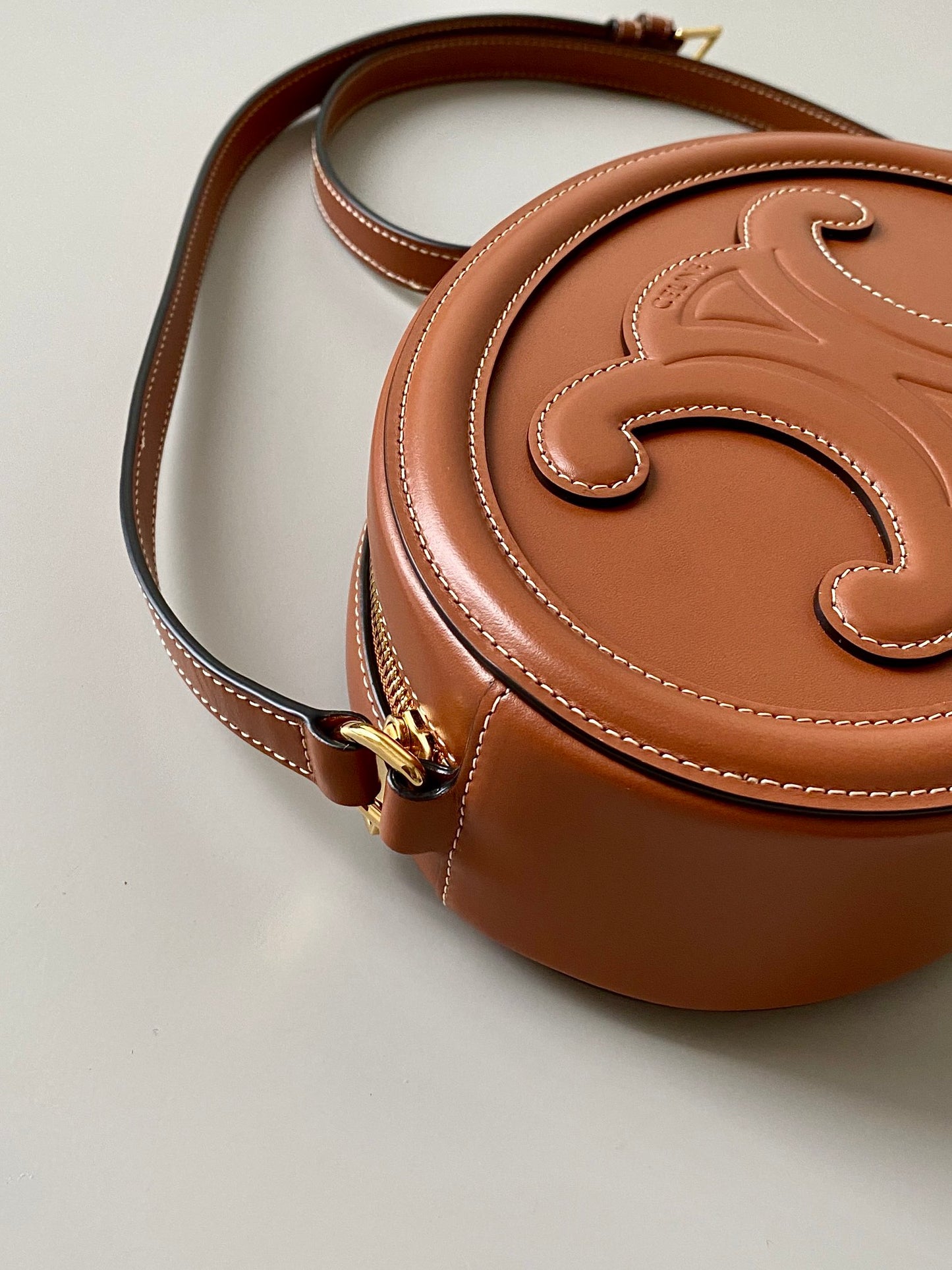 Celine Oval Bag Cuir Triomphe in Tan Smooth Calfskin Crossbody Purse