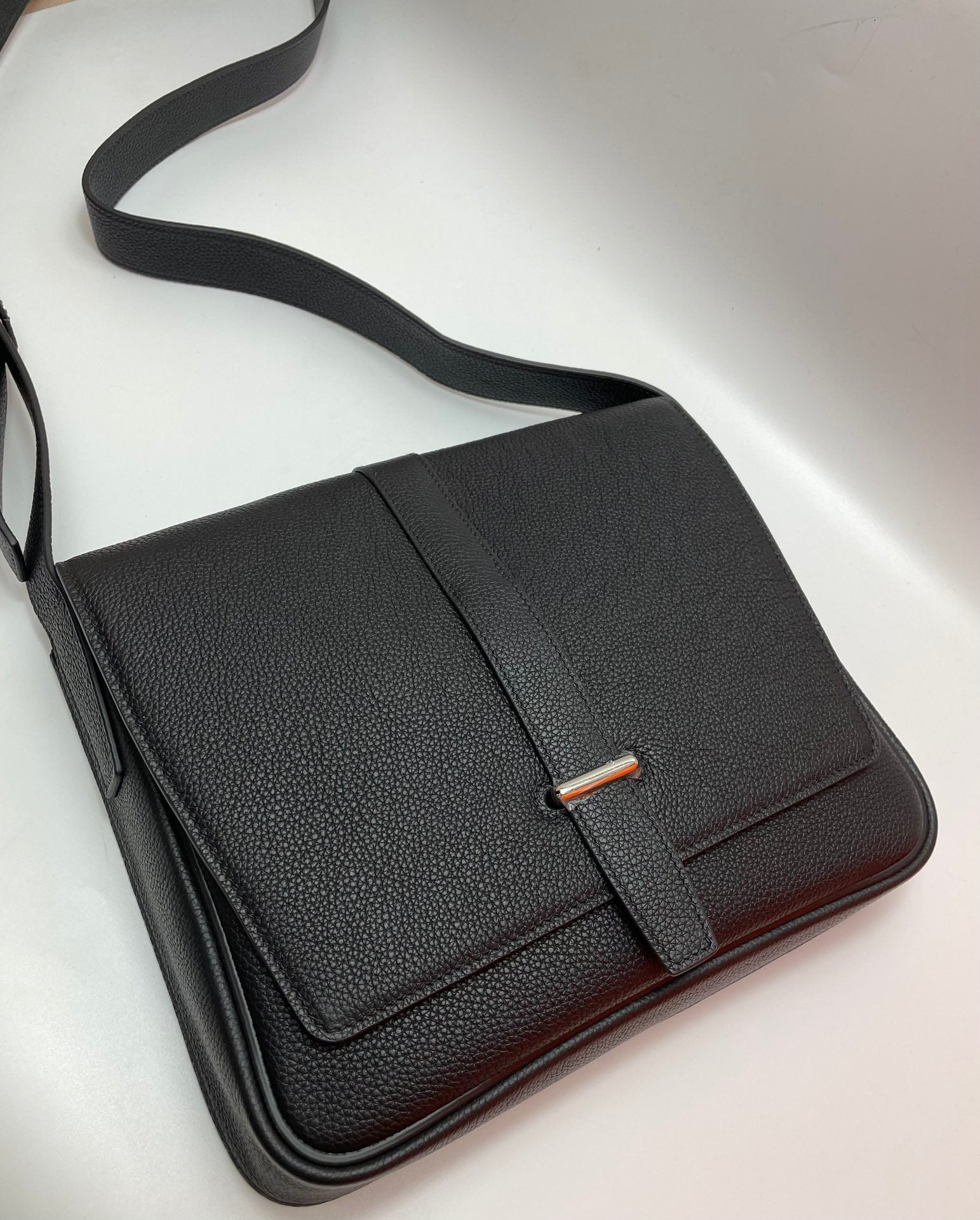 Men's Classic Black Textured Messenger Bag with Adjustable Shoulder Strap