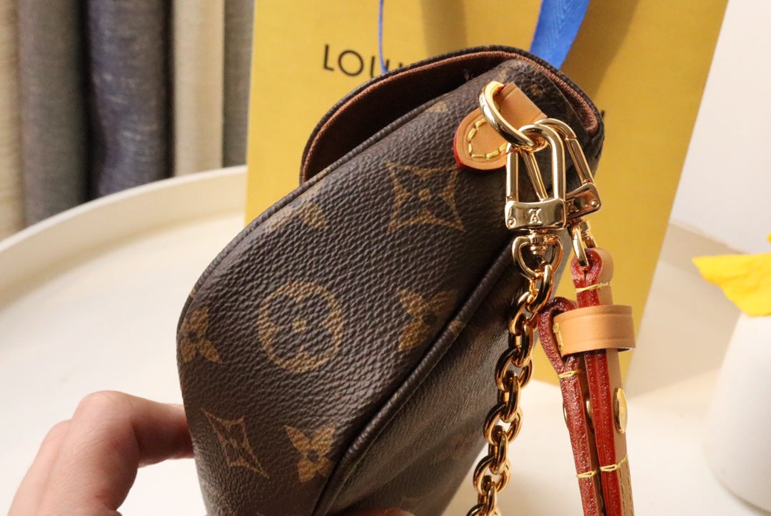 Louis Vuitton Vintage Brown Monogram Canvas Shoulder Bag with Gold Chain