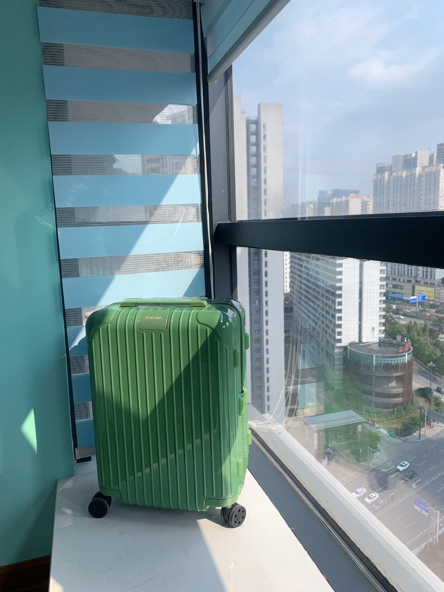 Modern Olive Green Ribbed Hardside Spinner Luggage