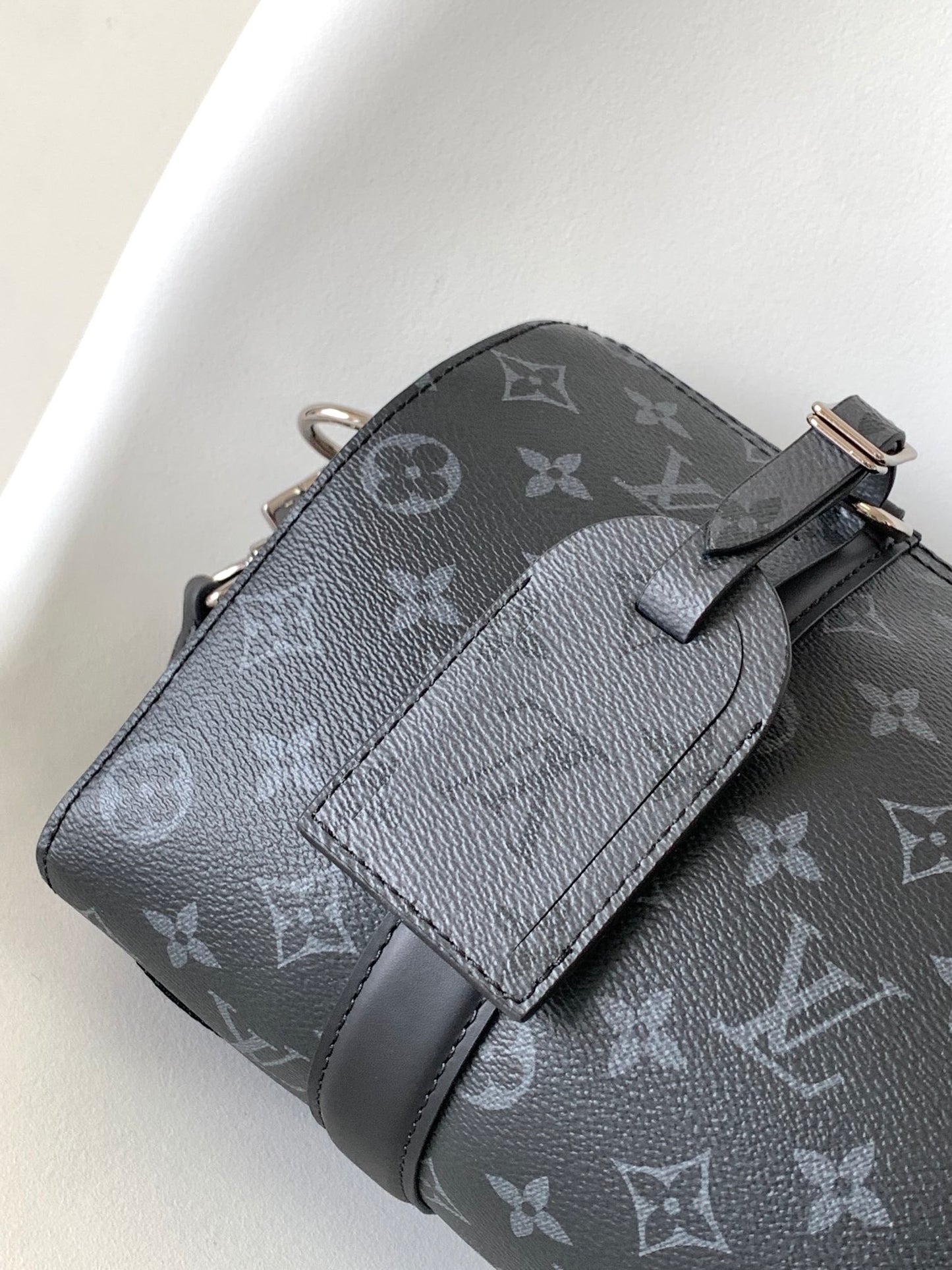 Louis Vuitton Keepall Bandoulière 25 Monogram Eclipse Canvas Bag