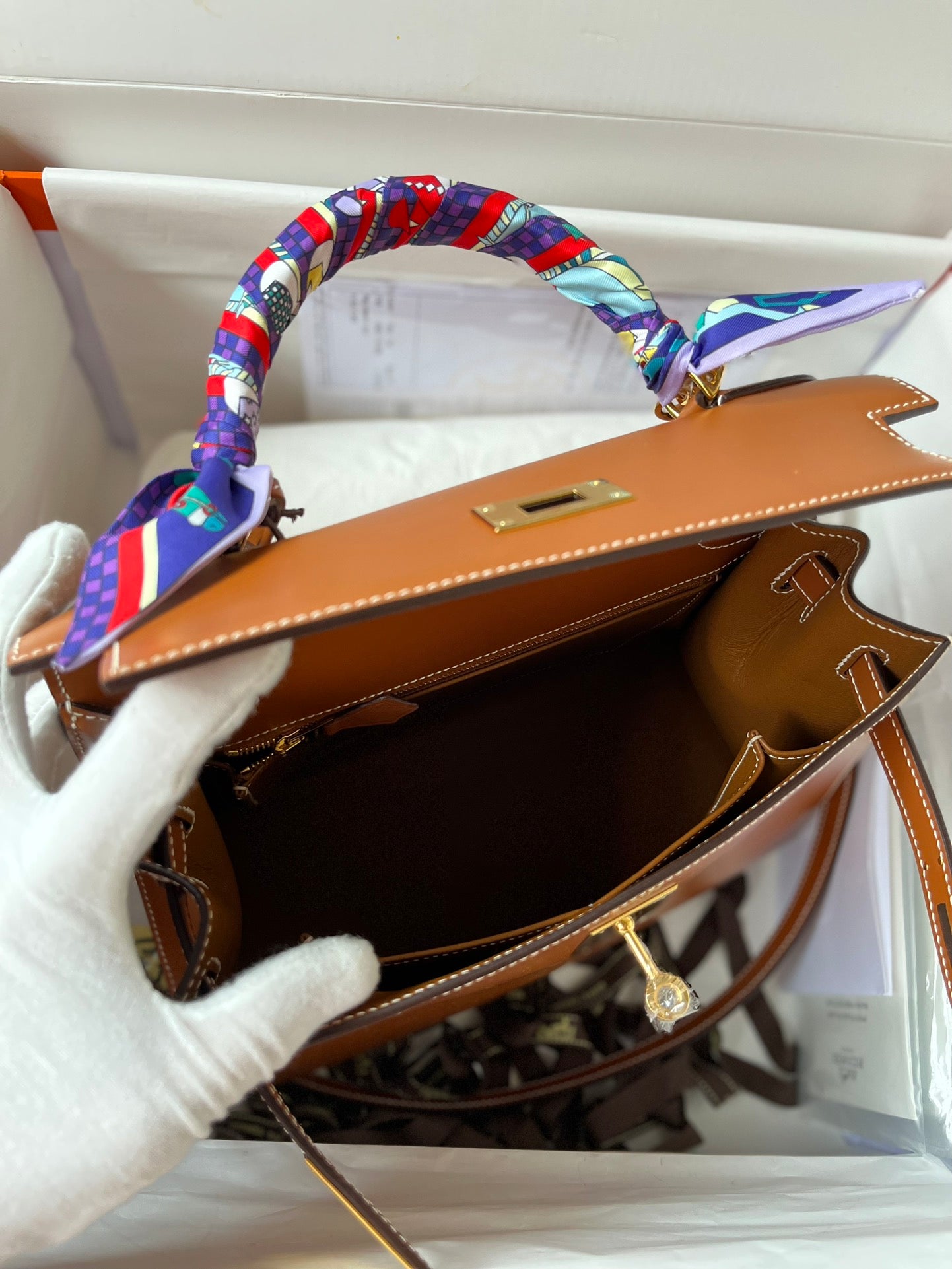 Hermès Kelly Bag Gold Leather with Gold Hardware and Twilly Scarf