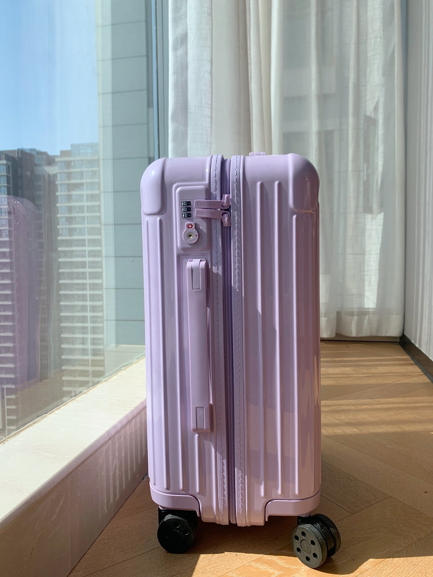 Pastel Purple Hardshell Spinner Luggage Travel Carry-On Suitcase