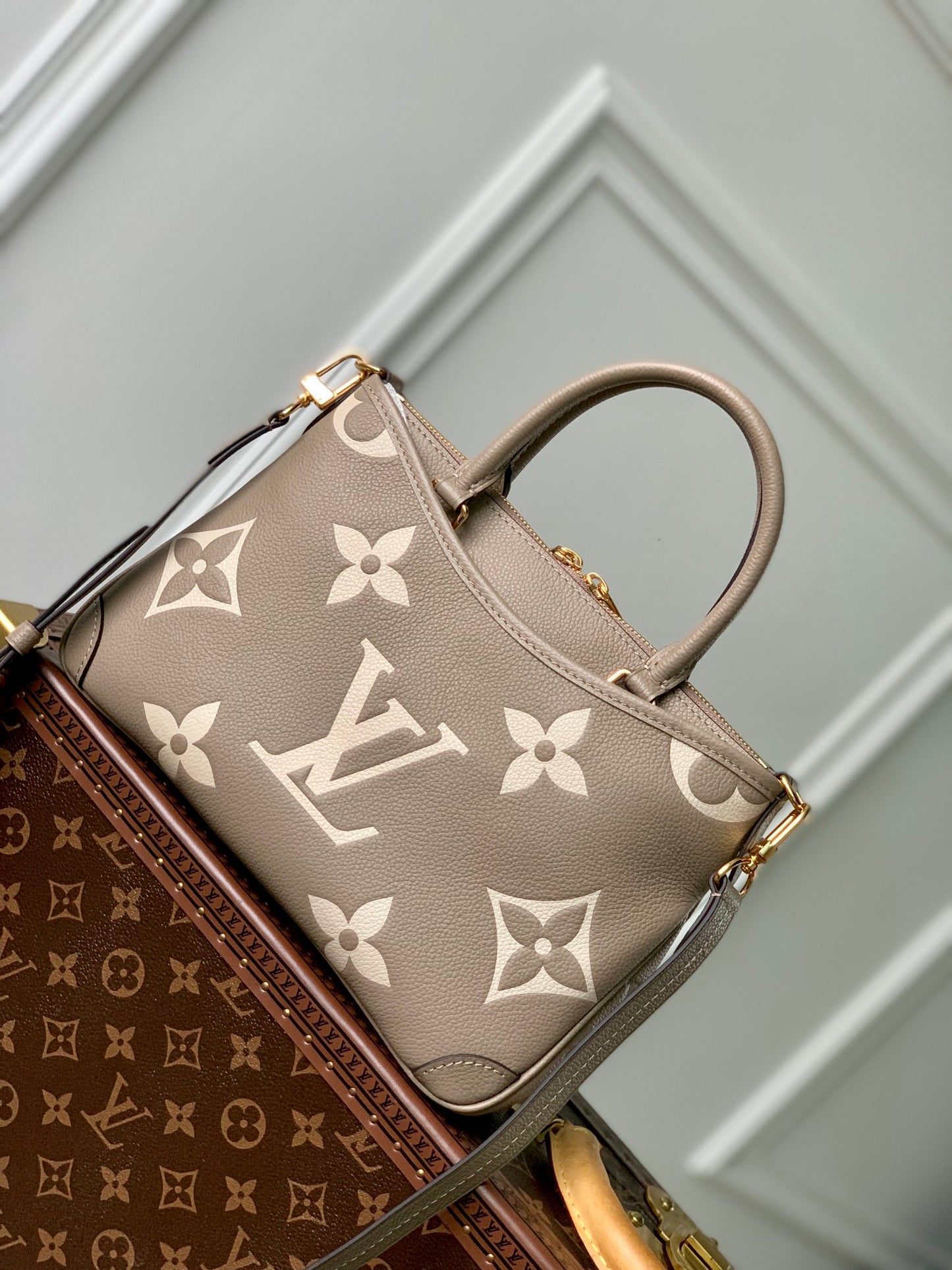 Louis Vuitton Elegant Beige Monogram Pattern Leather Handbag with Top Handle