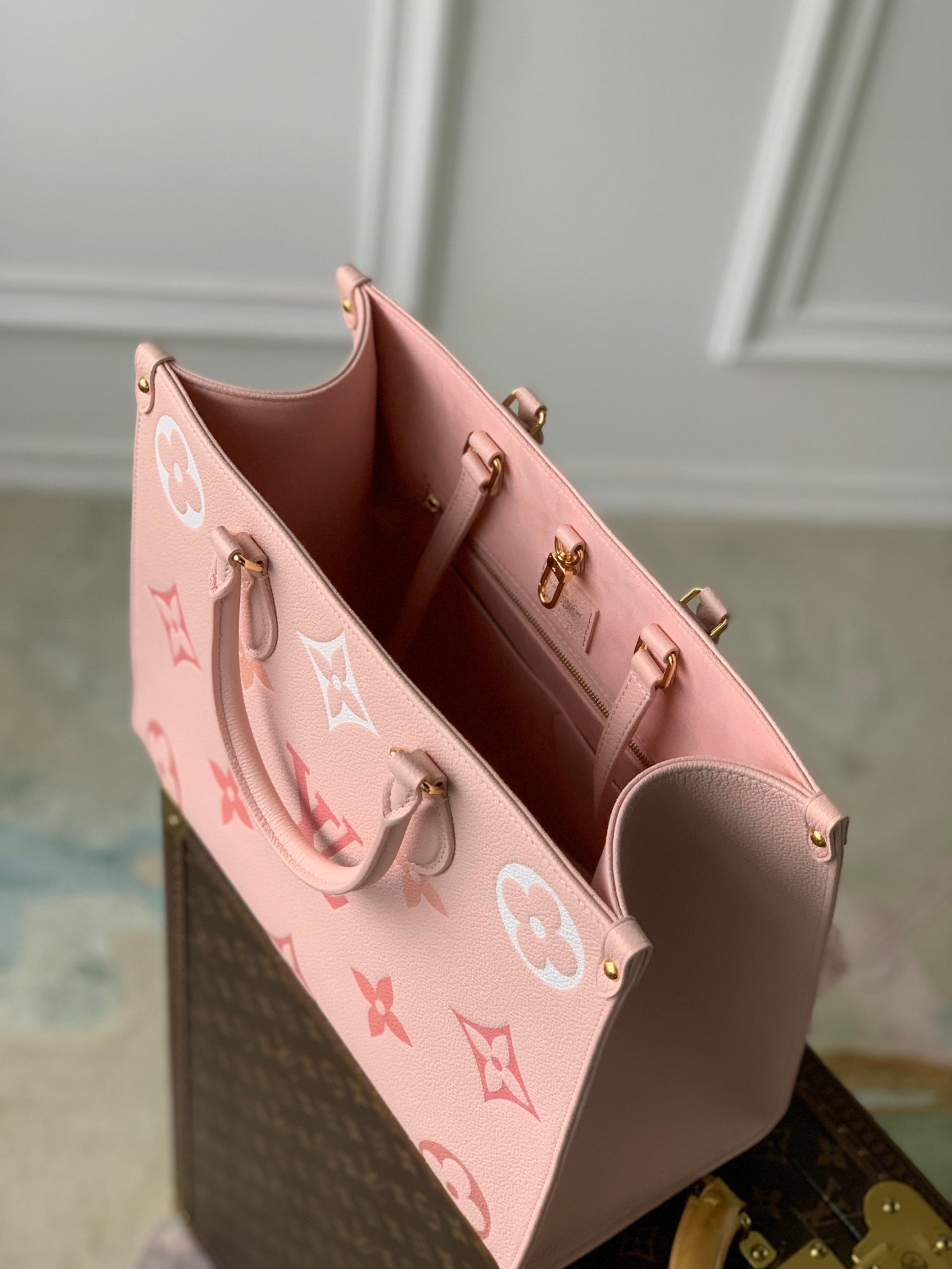 Louis Vuitton Elegant Pastel Pink Monogram Pattern Top Handle Tote Bag