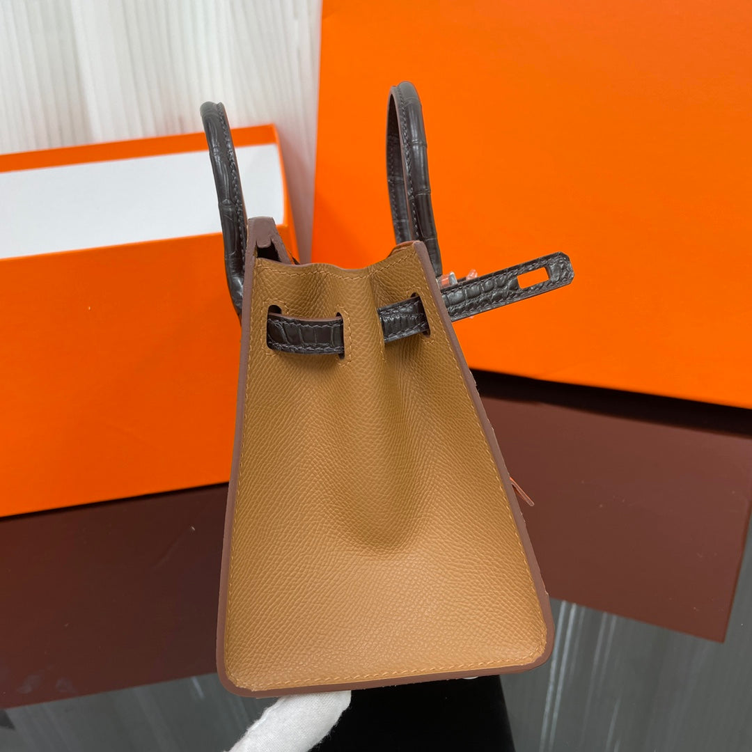 Hermès Birkin 20 Sellier Faubourg Gold Limited Edition Handbag