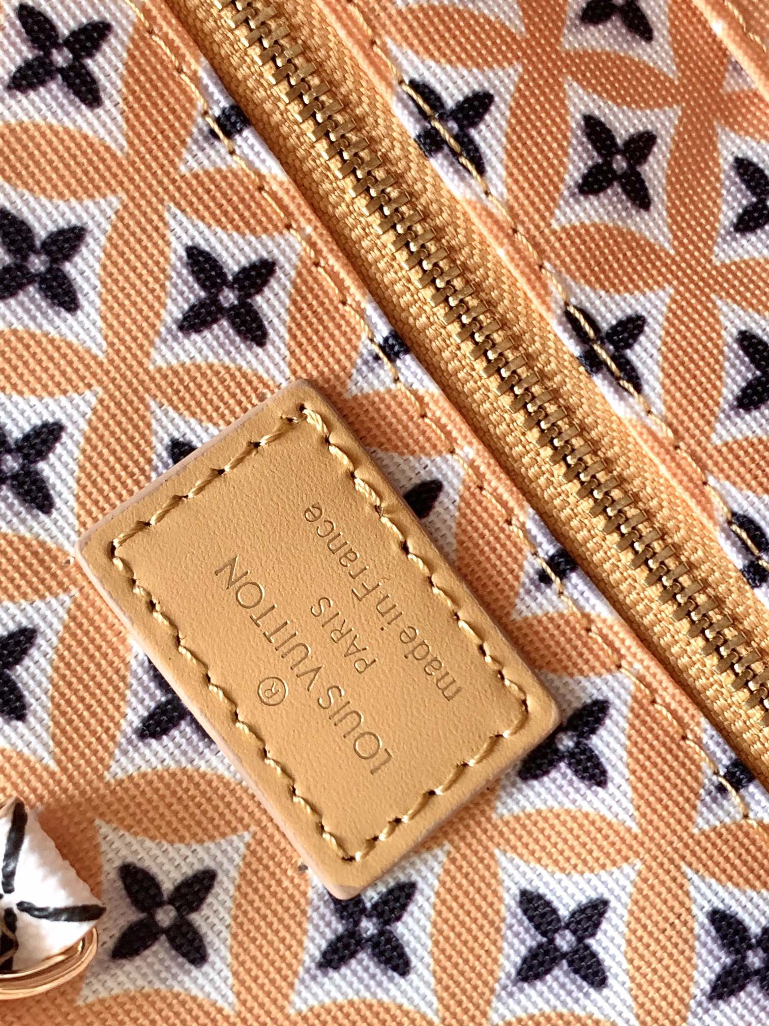 Louis Vuitton Onthego MM Monogram Empreinte Leather Tote Bag - Pastel White/Pink