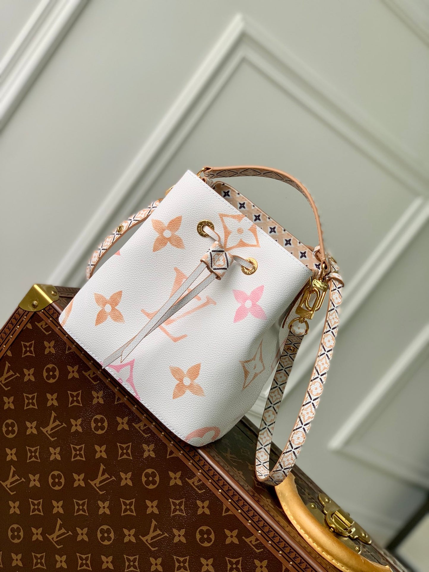 Louis Vuitton NéoNoé BB Bucket Bag - White & Pink Gradient Monogram Canvas