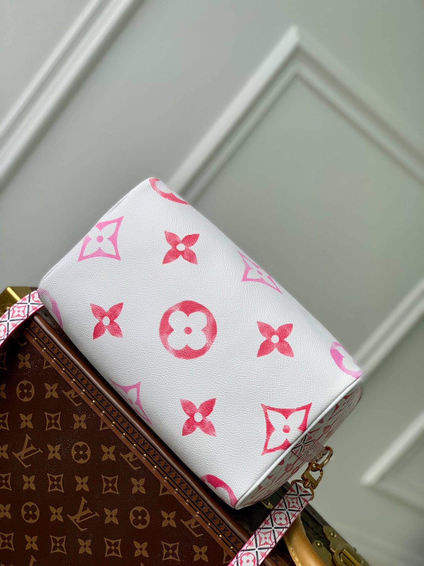 Louis Vuitton Luxury Pink and White Monogram Print Top Handle Handbag with Strap