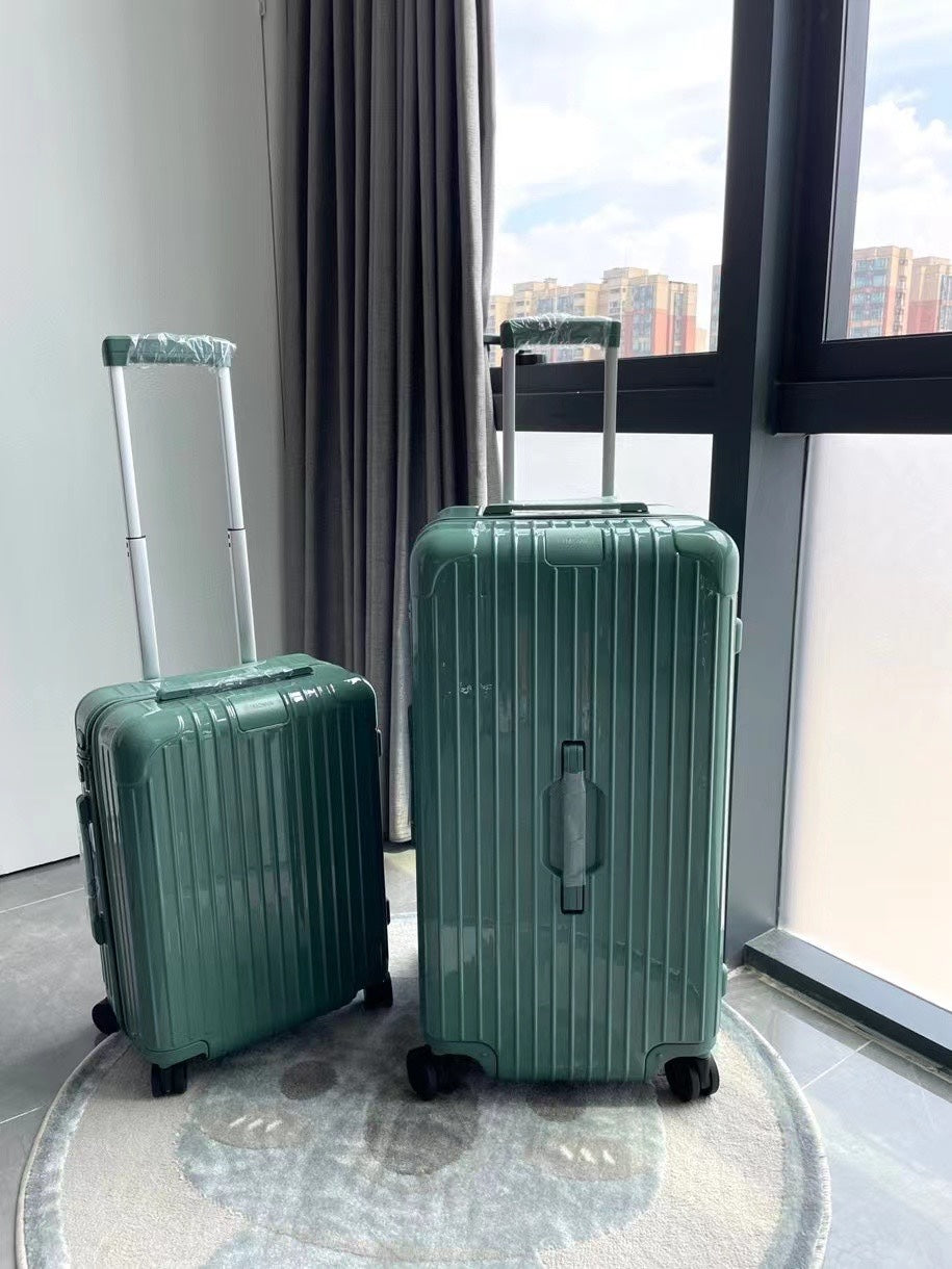 Sage Green Ribbed Hardshell Spinner Luggage Suitcase Set