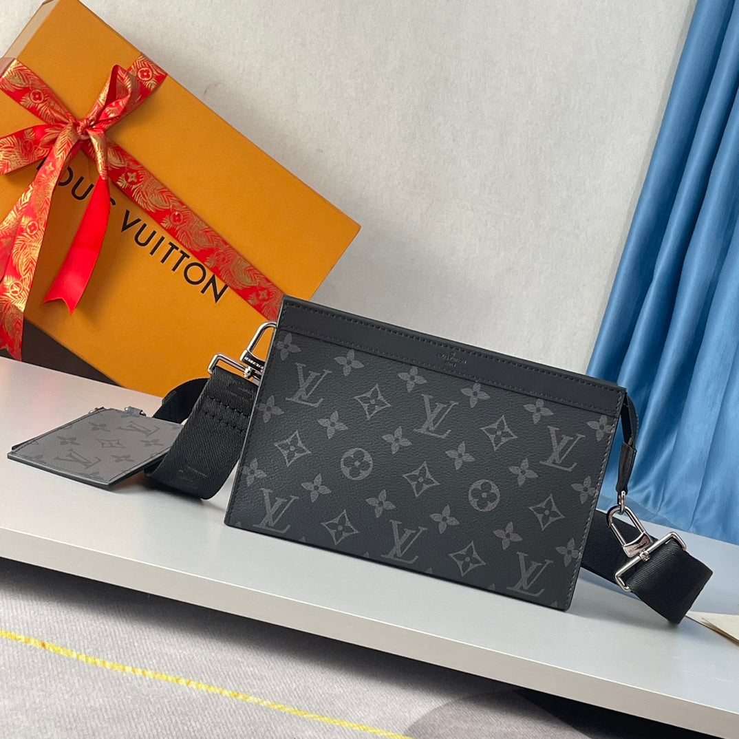 Louis Vuitton Black Monogram Canvas Crossbody Messenger Bag with Removable Pouch