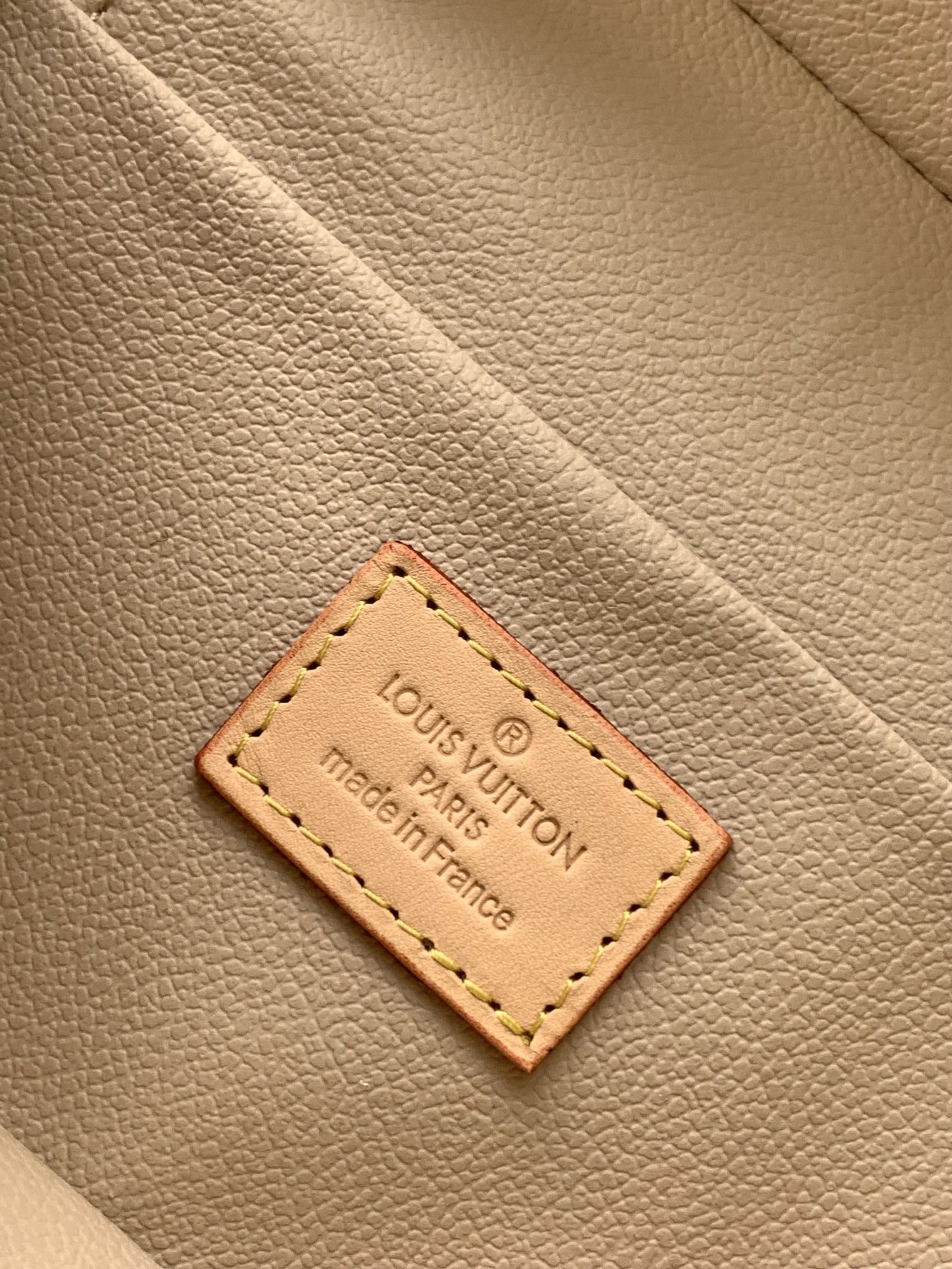 Louis Vuitton Luxury Brown Monogram Travel Vanity Case Cosmetic Makeup Bag