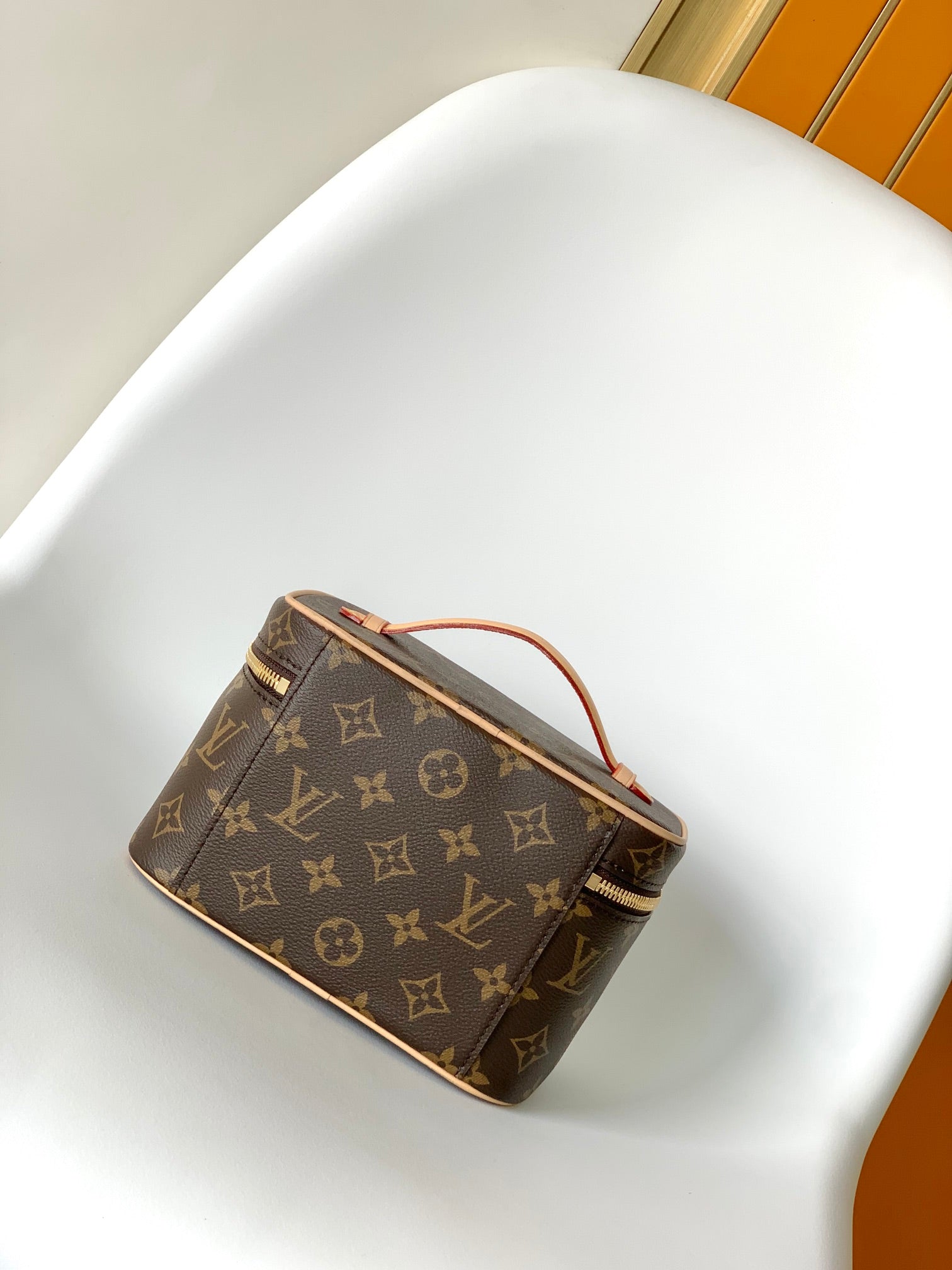 Louis Vuitton Luxury Brown Monogram Travel Vanity Case Cosmetic Makeup Bag