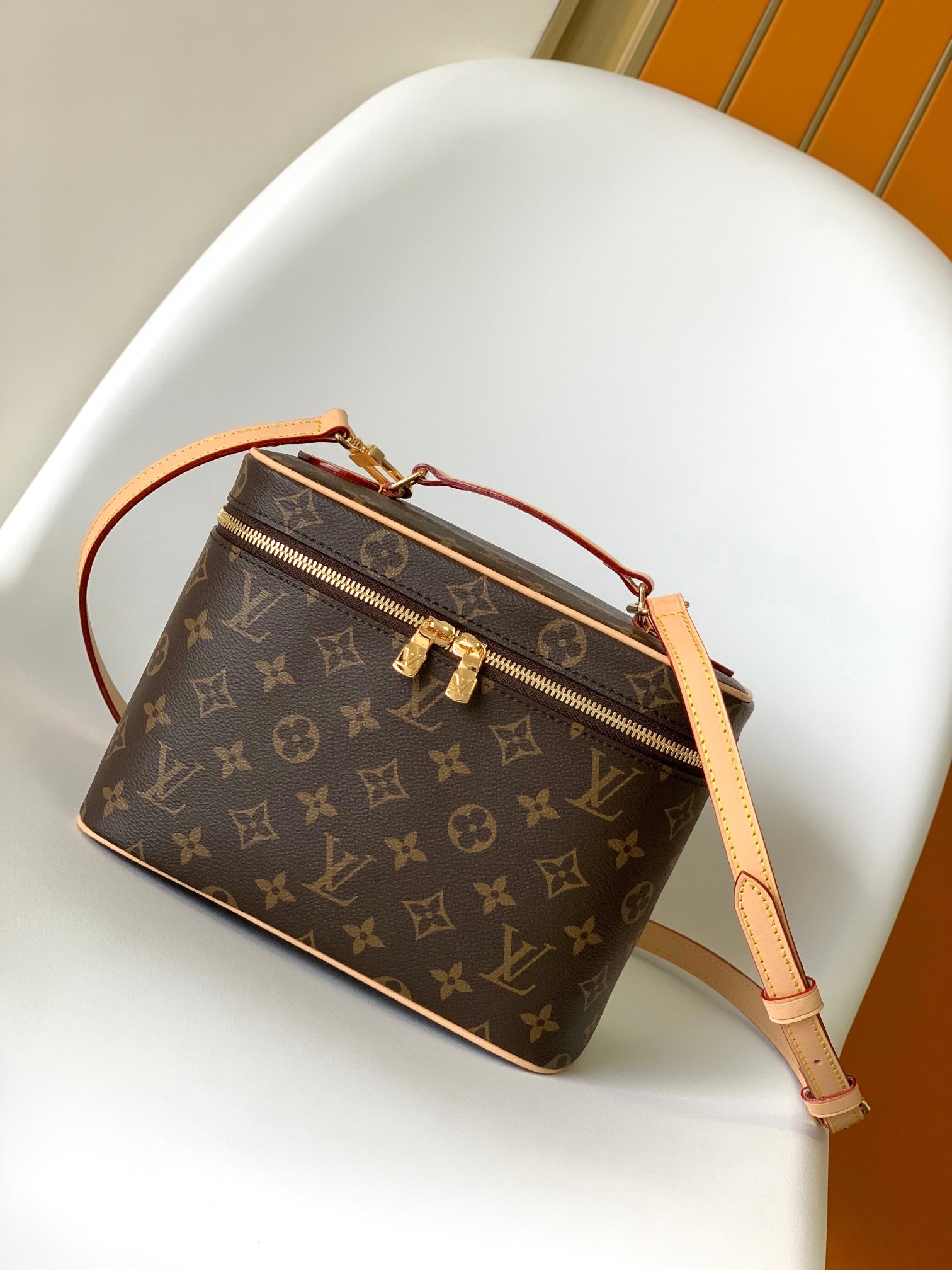Louis Vuitton Vintage Monogram Pattern Brown Vanity Case Travel Makeup Bag