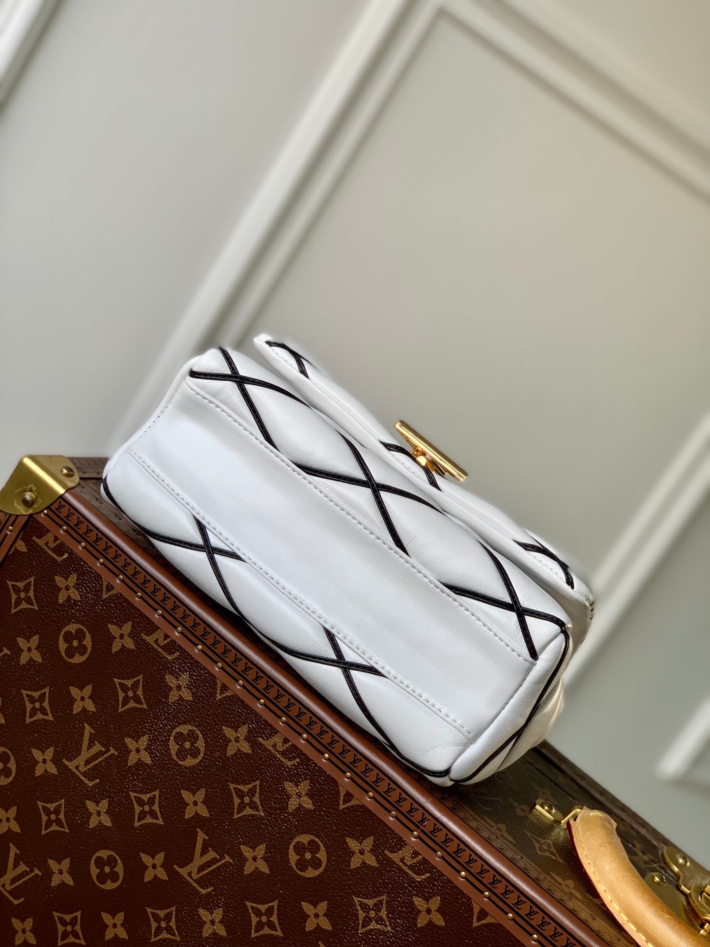 Louis Vuitton White Quilted Leather Shoulder Bag with Black Diamond Lattice Pattern