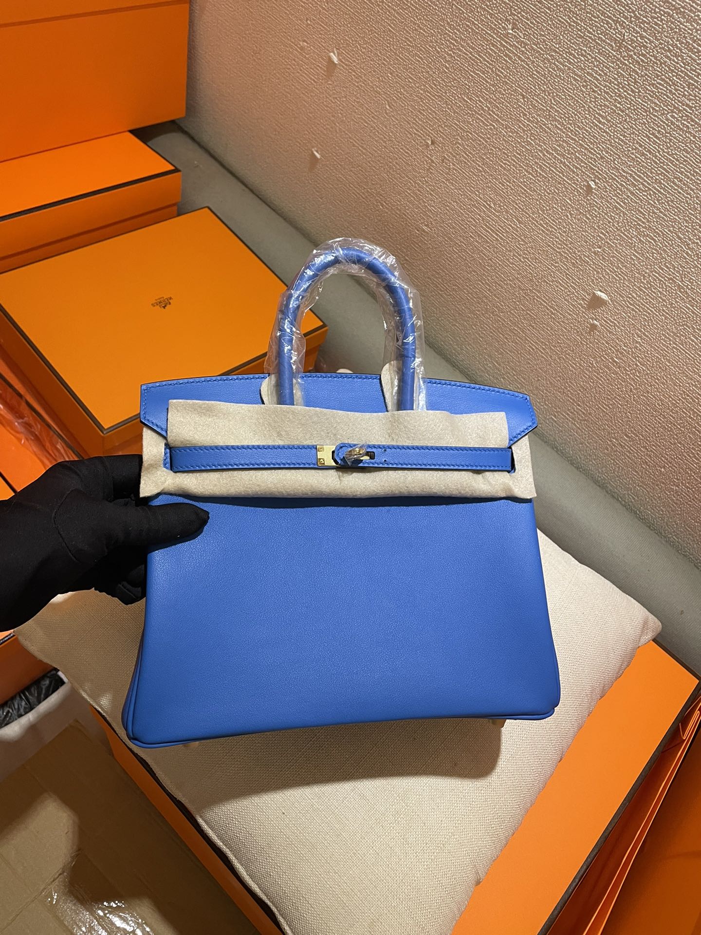 Luxury Blue Leather Top Handle Handbag - Elegant Iconic Style Tote