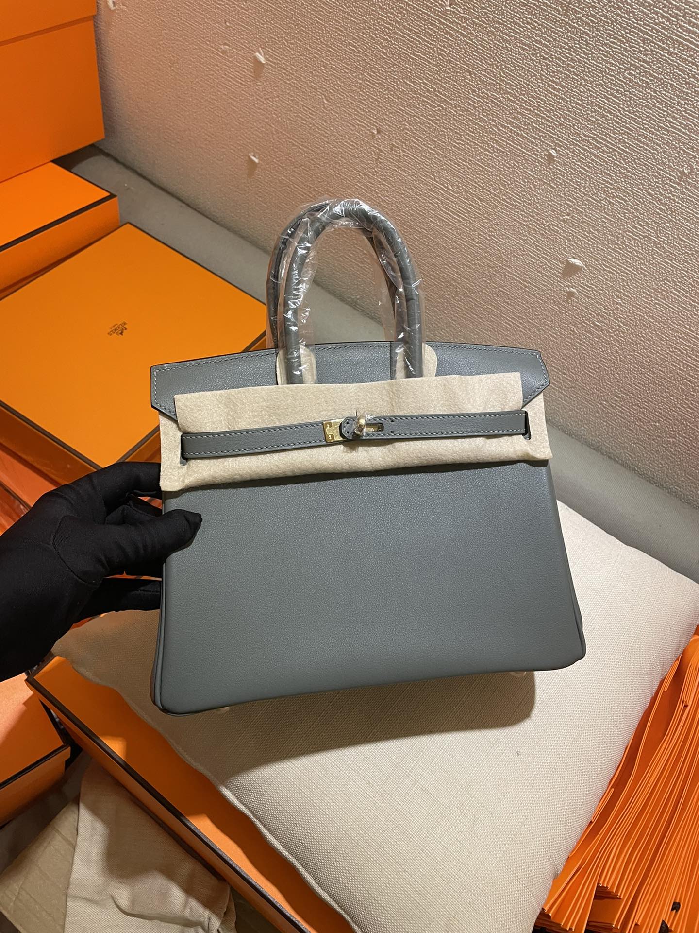 Luxury Grey Leather Top Handle Bag - Classic Designer Style Fashion Handbag for Women