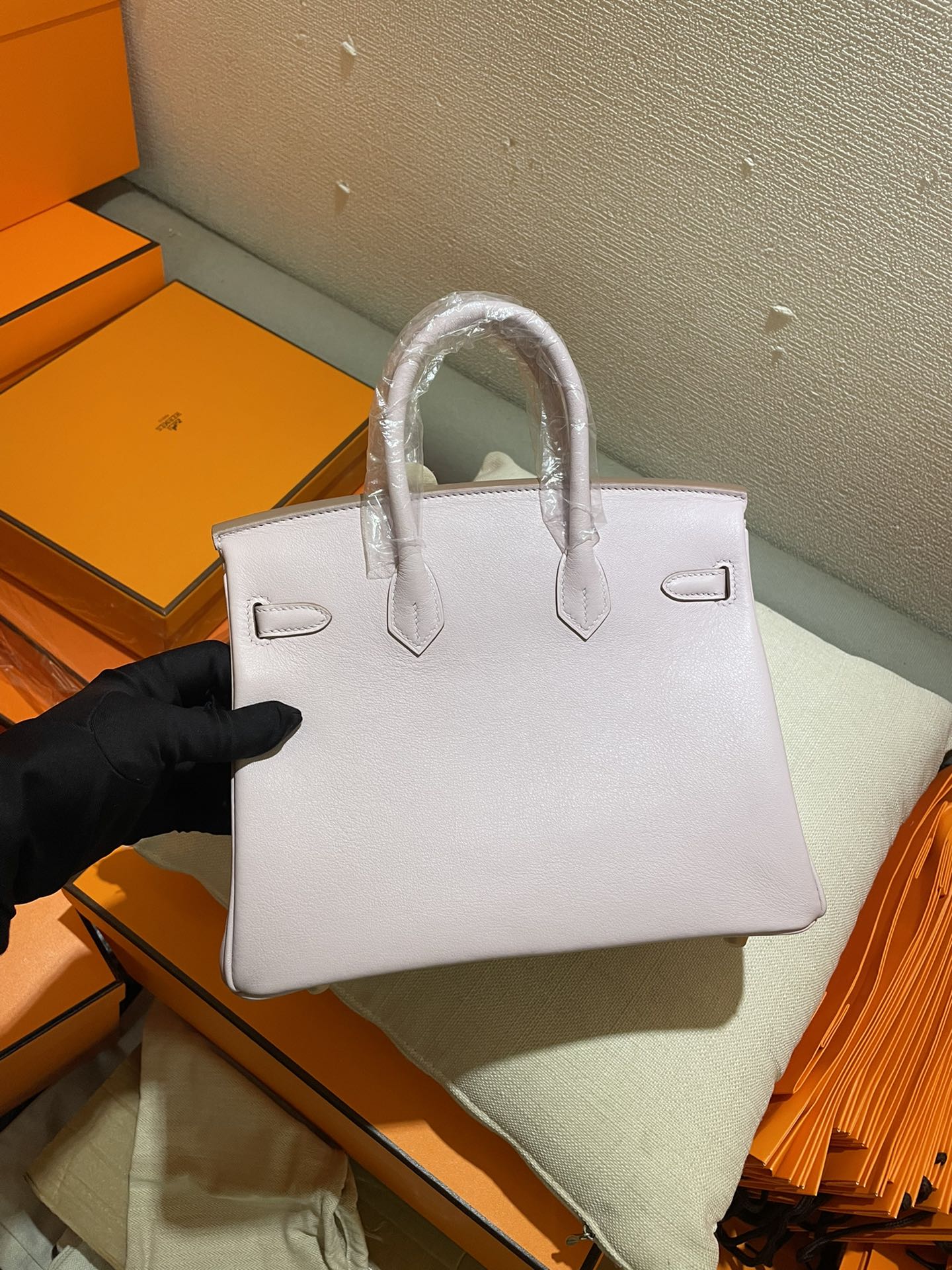 Elegant Light Pink Leather Top Handle Handbag - Luxury Style Satchel