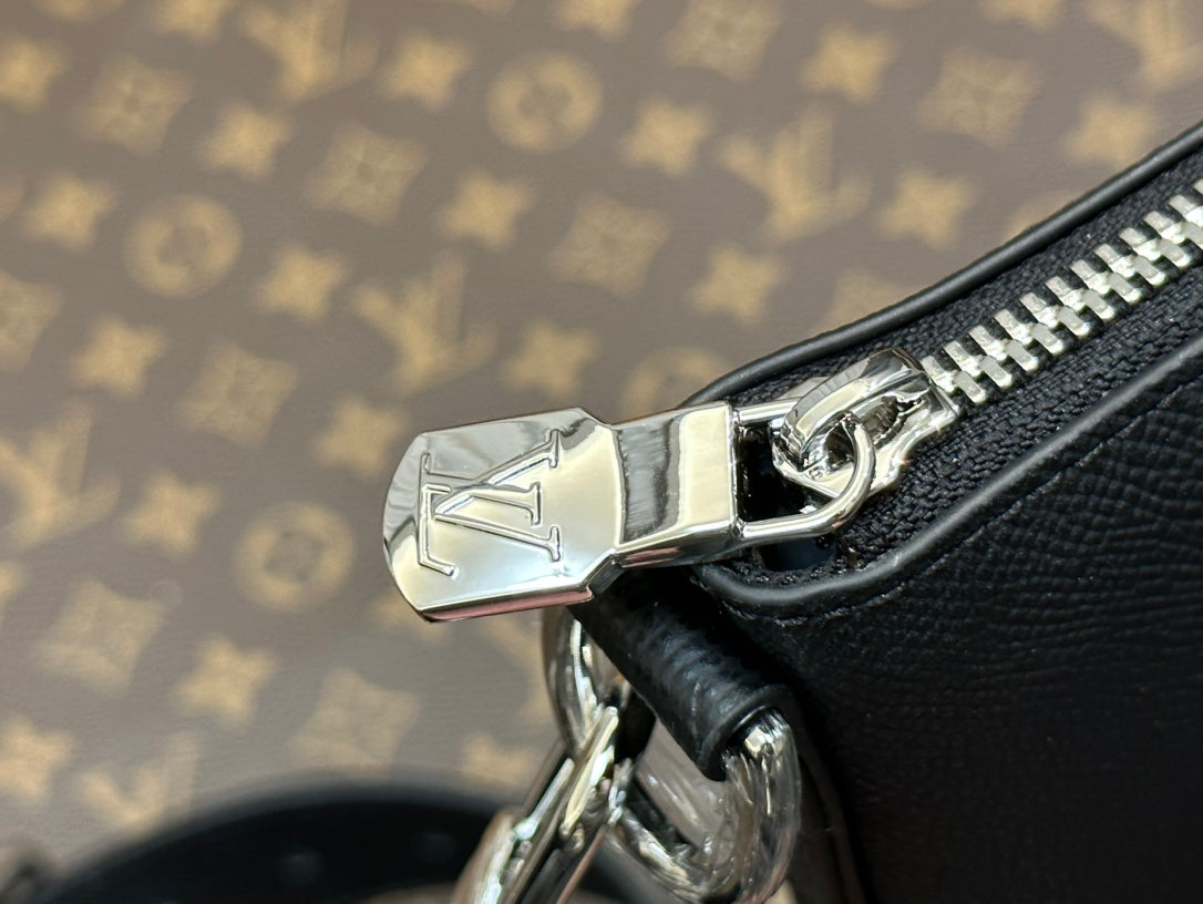 Louis Vuitton Black Textured Leather Briefcase with Detachable Shoulder Strap