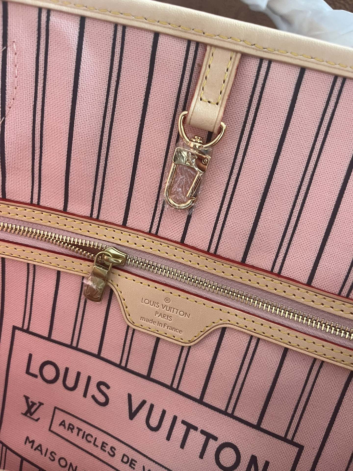 Louis Vuitton Classic Brown Monogram Print Tote Bag with Matching Pouch