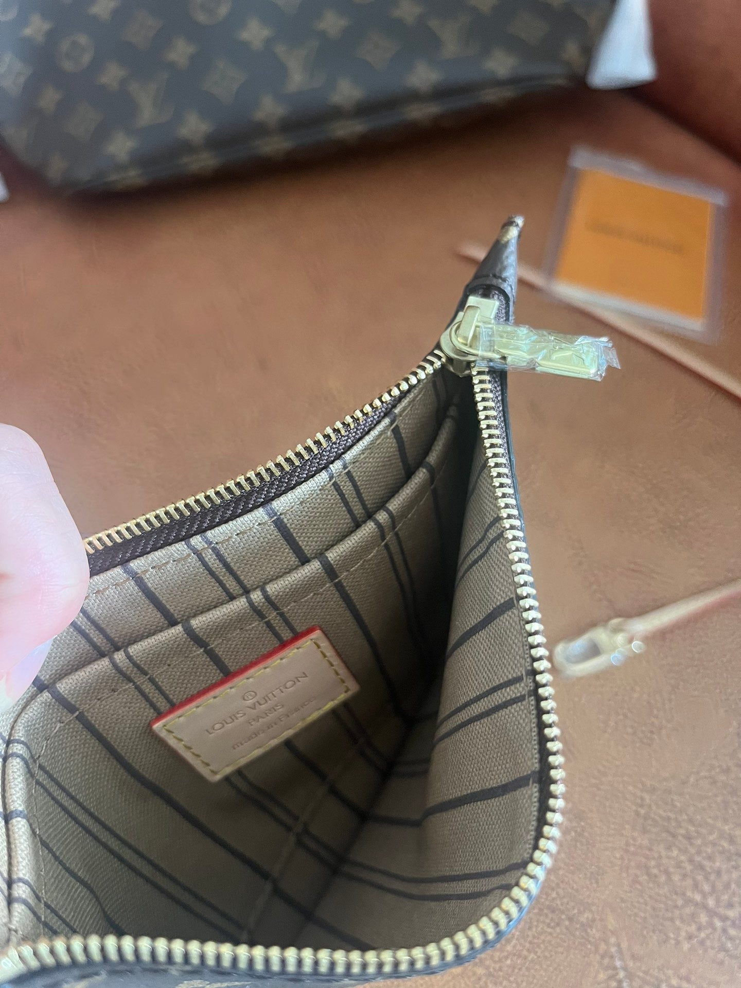 Louis Vuitton Classic Monogram Pattern Large Tote Handbag with Matching Pouch Set