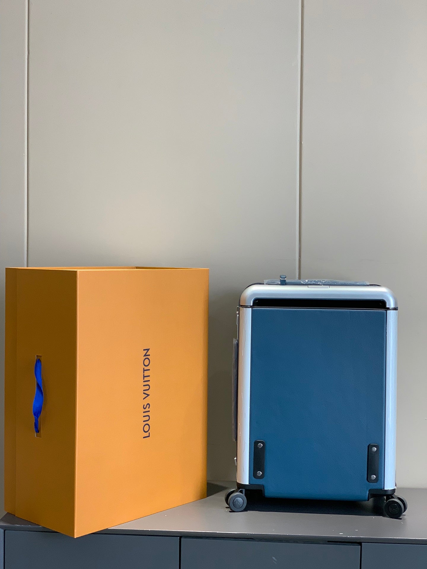 Blue Hardshell Carry-On Luggage with Spinner Wheels