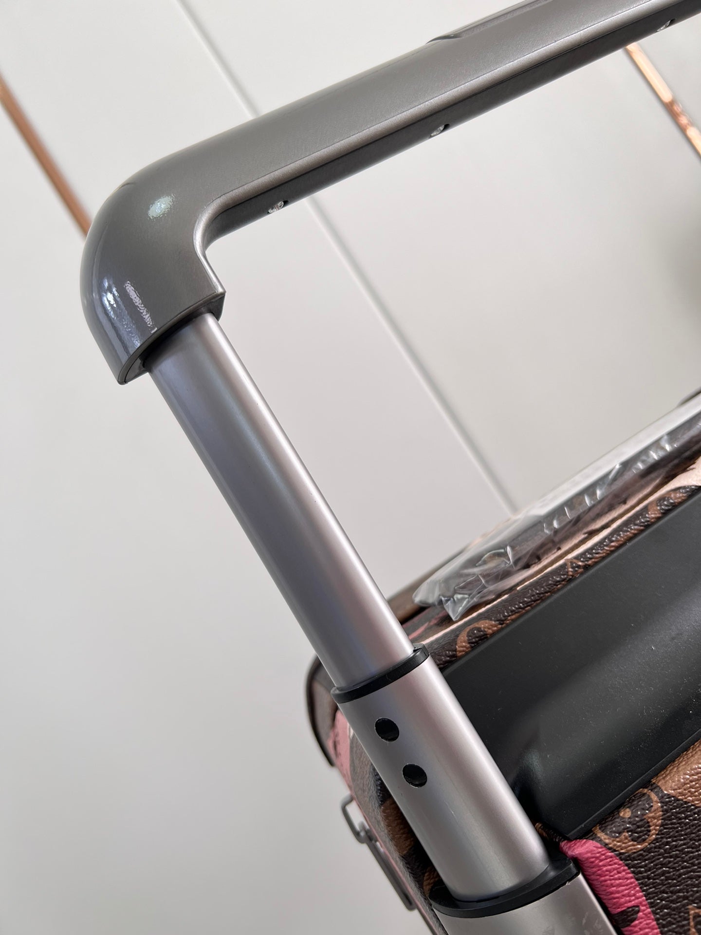 Modern Abstract Face Print Hardshell Spinner Luggage Suitcase