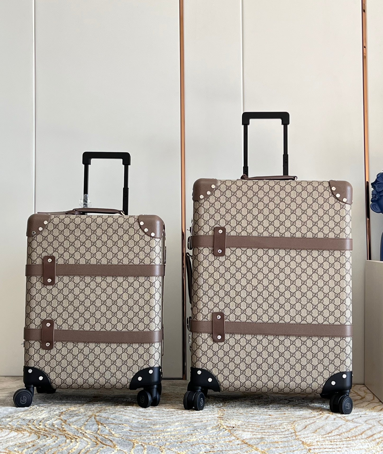 Vintage Checkered Pattern Trunk Suitcase Set with Spinner Wheels