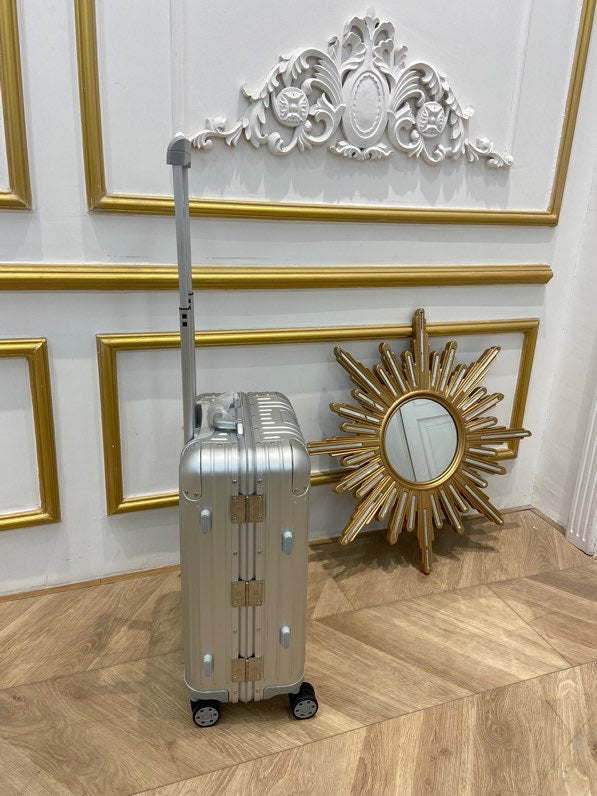 Modern Silver Aluminum Hardshell Spinner Suitcase for Travel