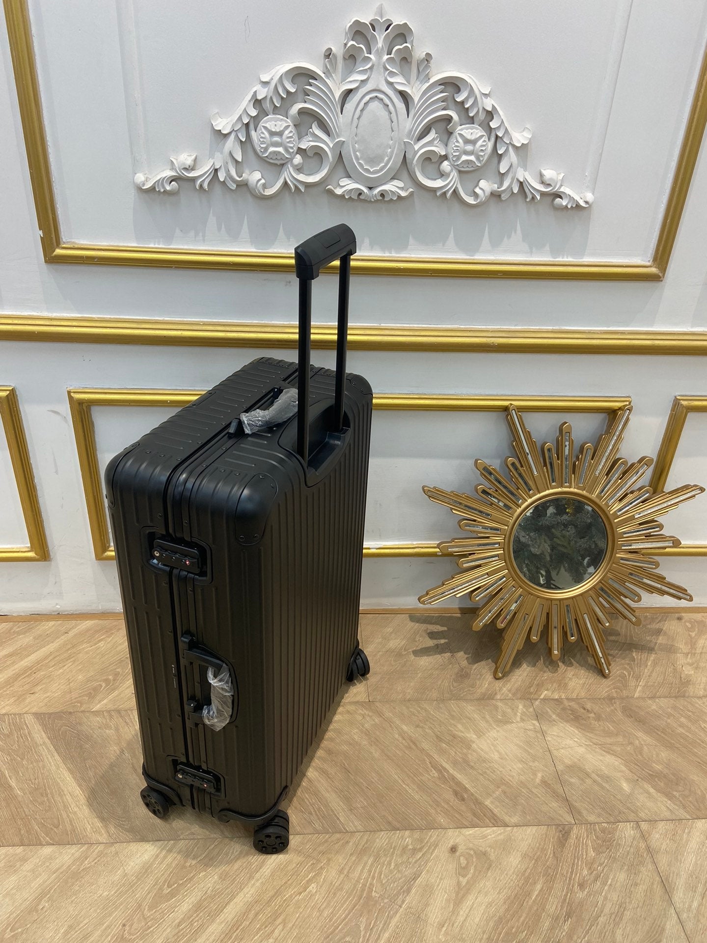 Sleek Matte Black Ribbed Hardside Spinner Travel Suitcase