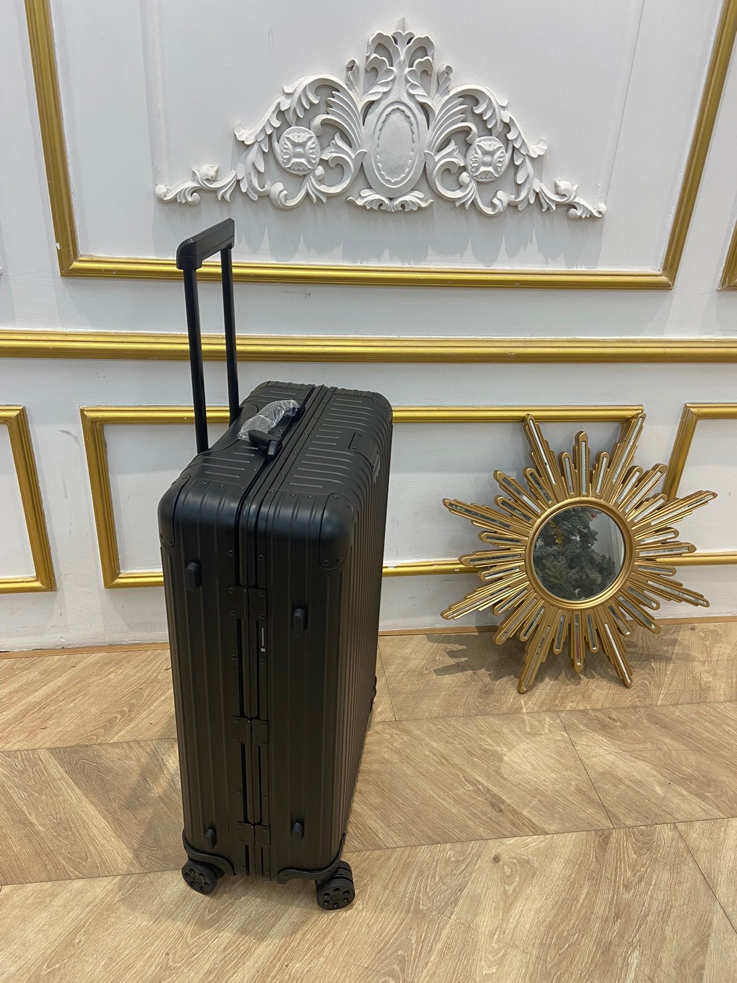 Sleek Matte Black Ribbed Hardside Spinner Travel Suitcase