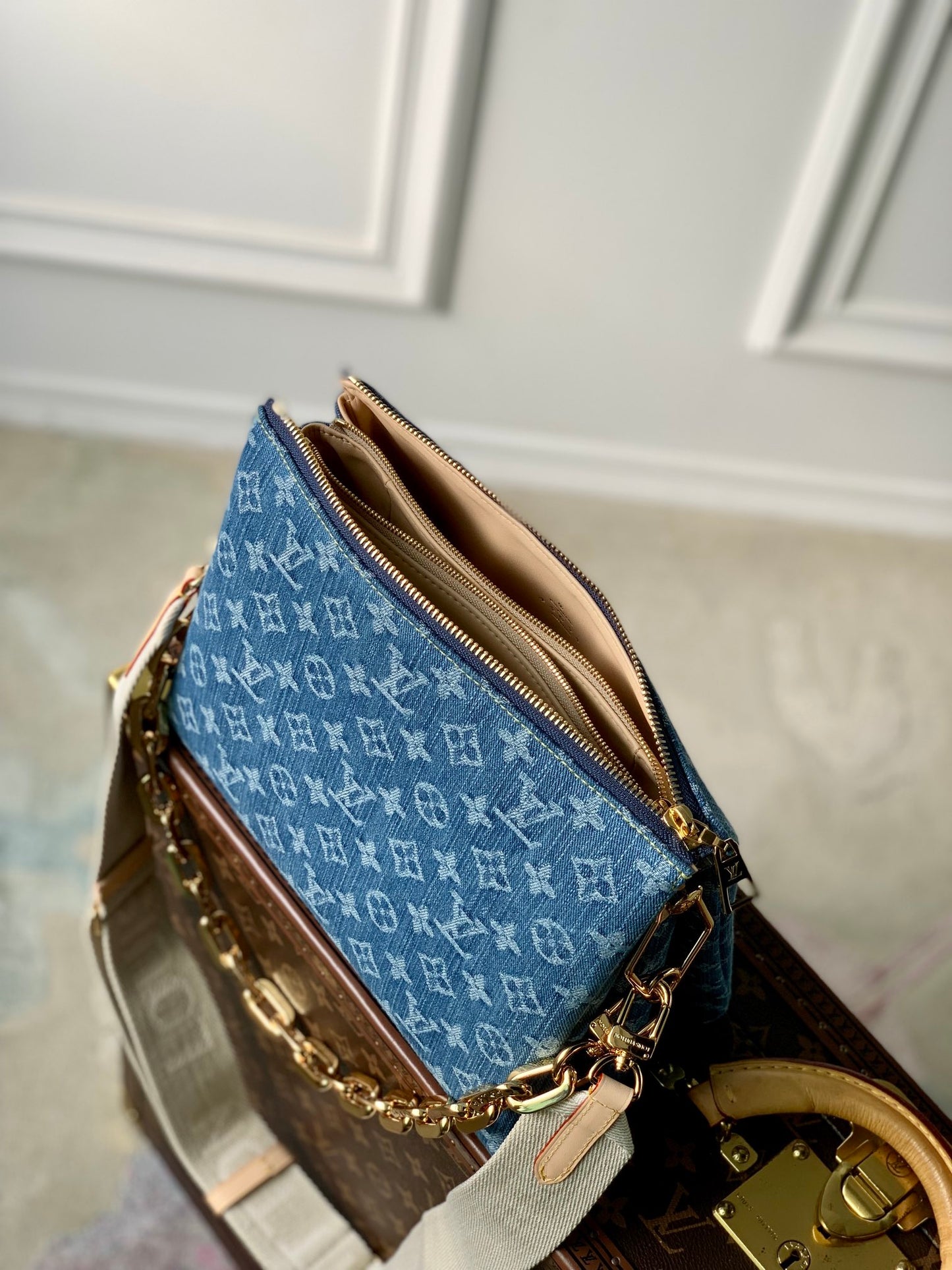 Louis Vuitton Blue Denim Monogram Print Crossbody Bag with Chunky Gold Chain