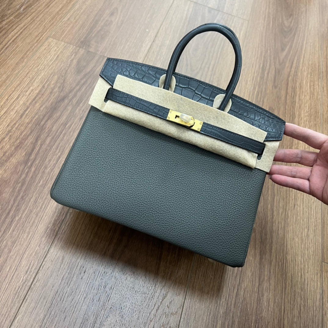 Elegant Two-Tone Leather Top Handle Handbag with Croc-Embossed Detail and Gold Hardware