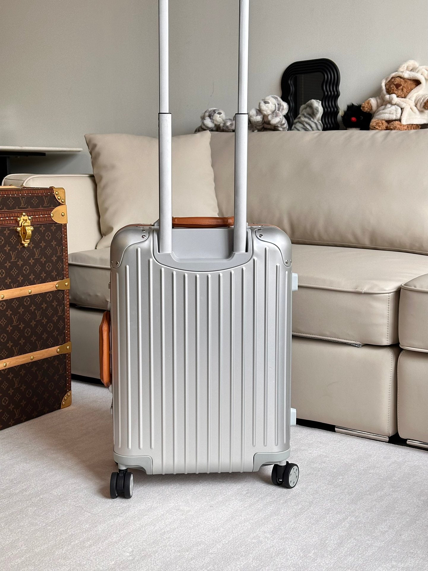 Modern Silver Hardside Spinner Suitcase Carry-On Luggage