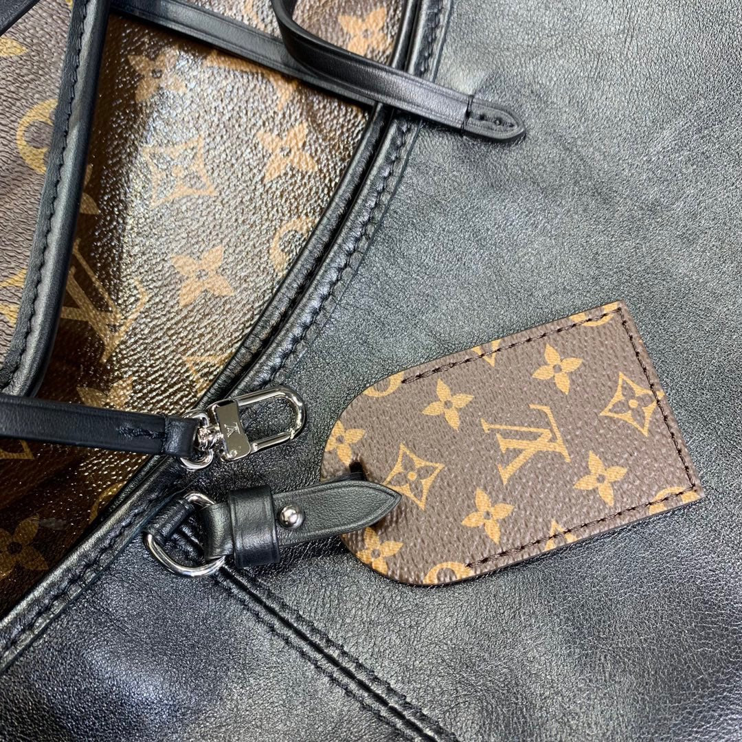 Louis Vuitton Classic Black Leather Hobo Bag with Detachable Monogram Pouch