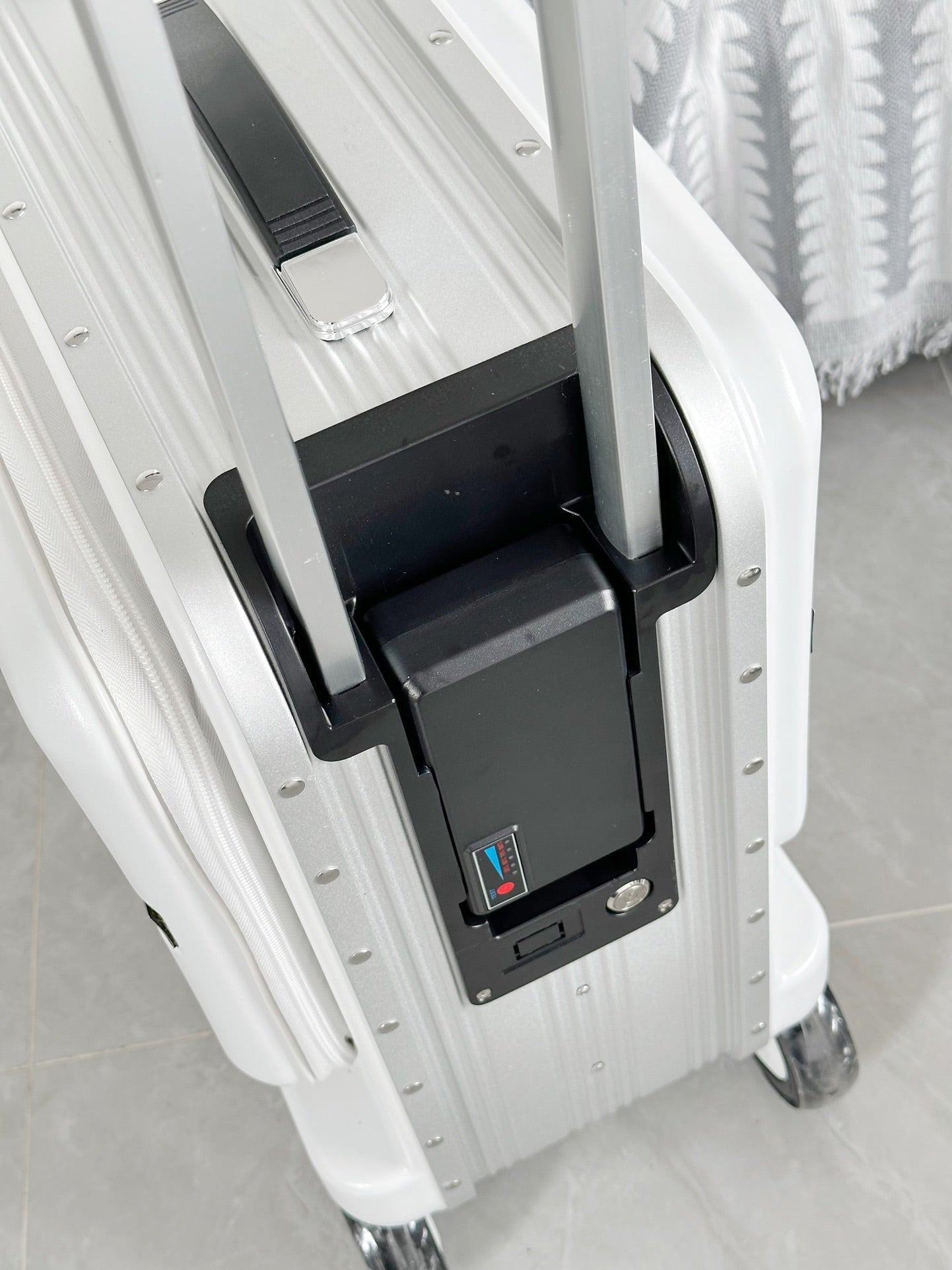White Hardshell Kids Ride-On Scooter Suitcase for Travel